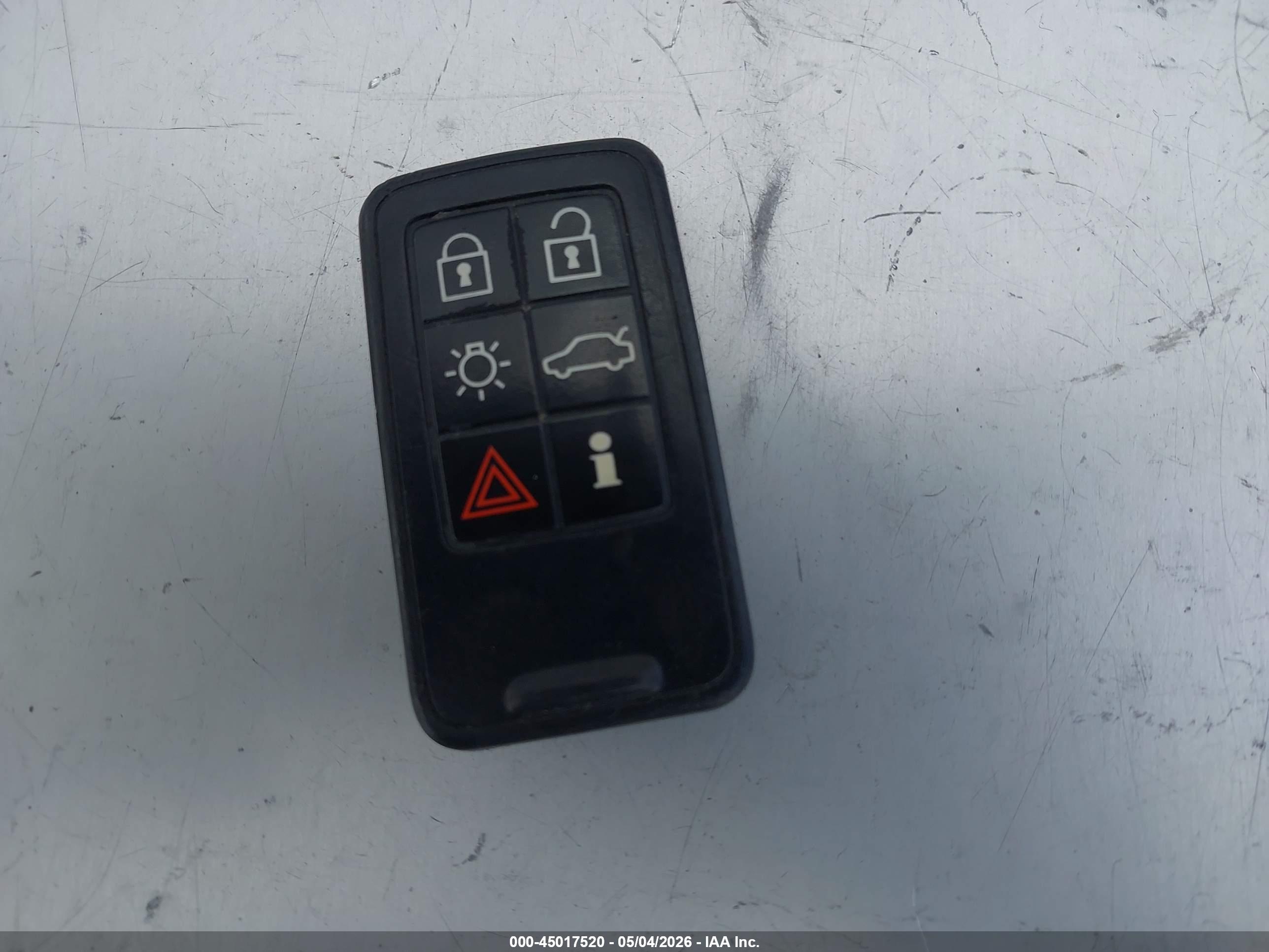 VOLVO XC60 image 11