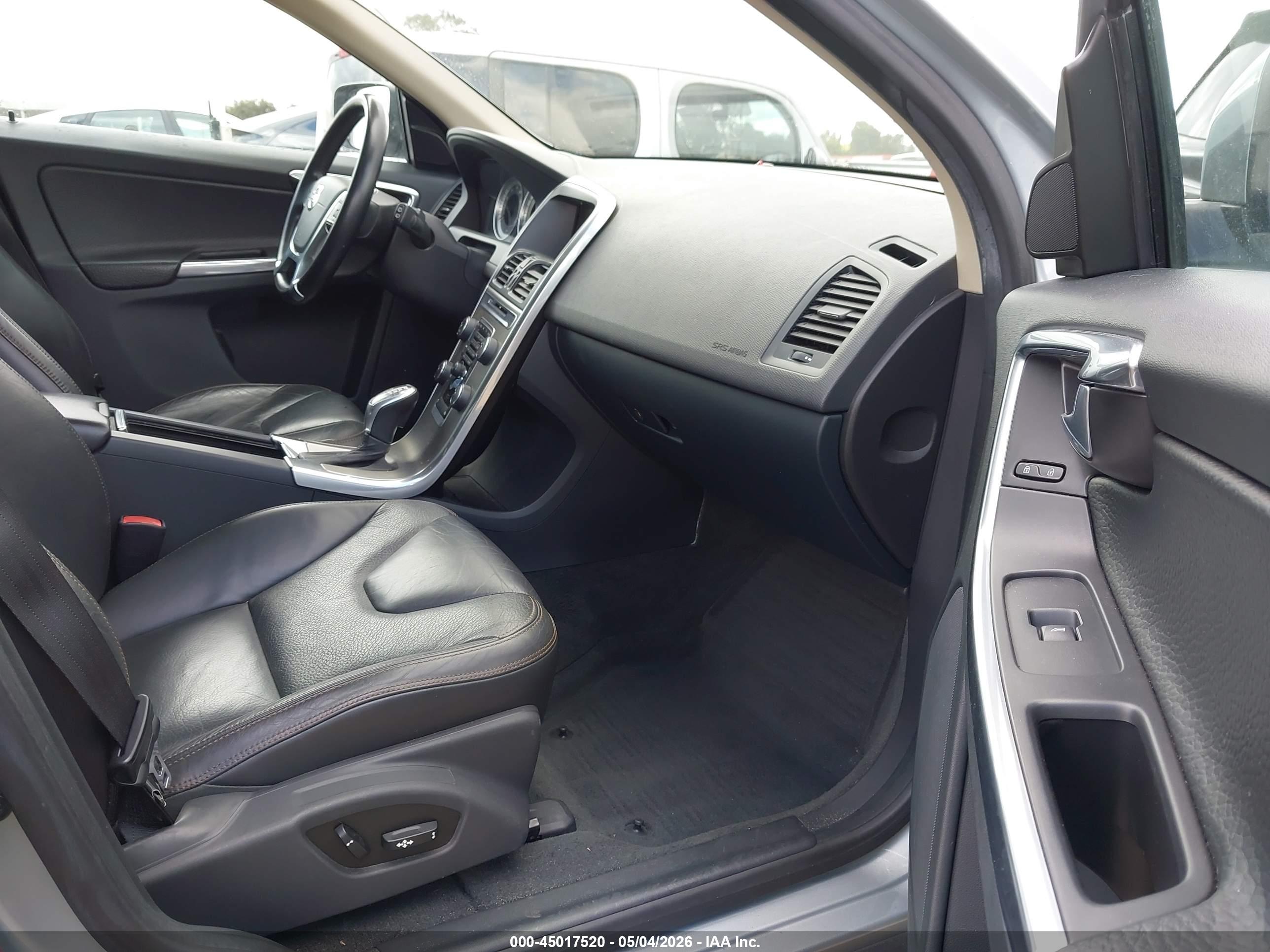 VOLVO XC60 image 5