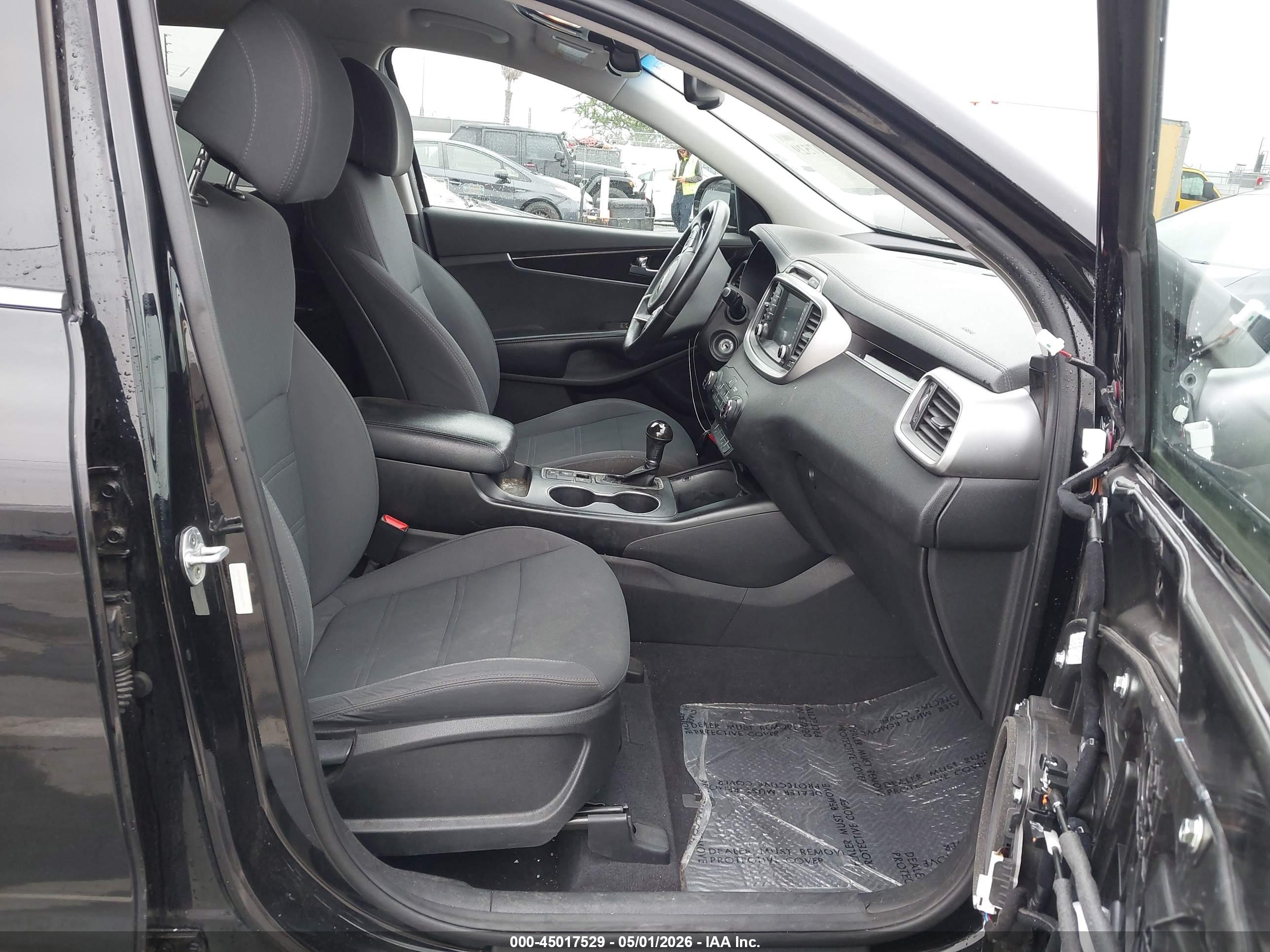KIA SORENTO image 5