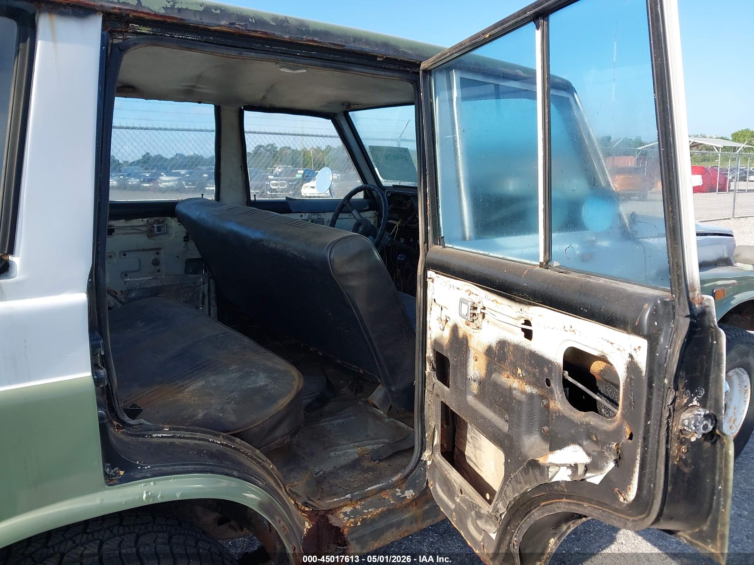 TOYOTA LANDCRUISER image 8