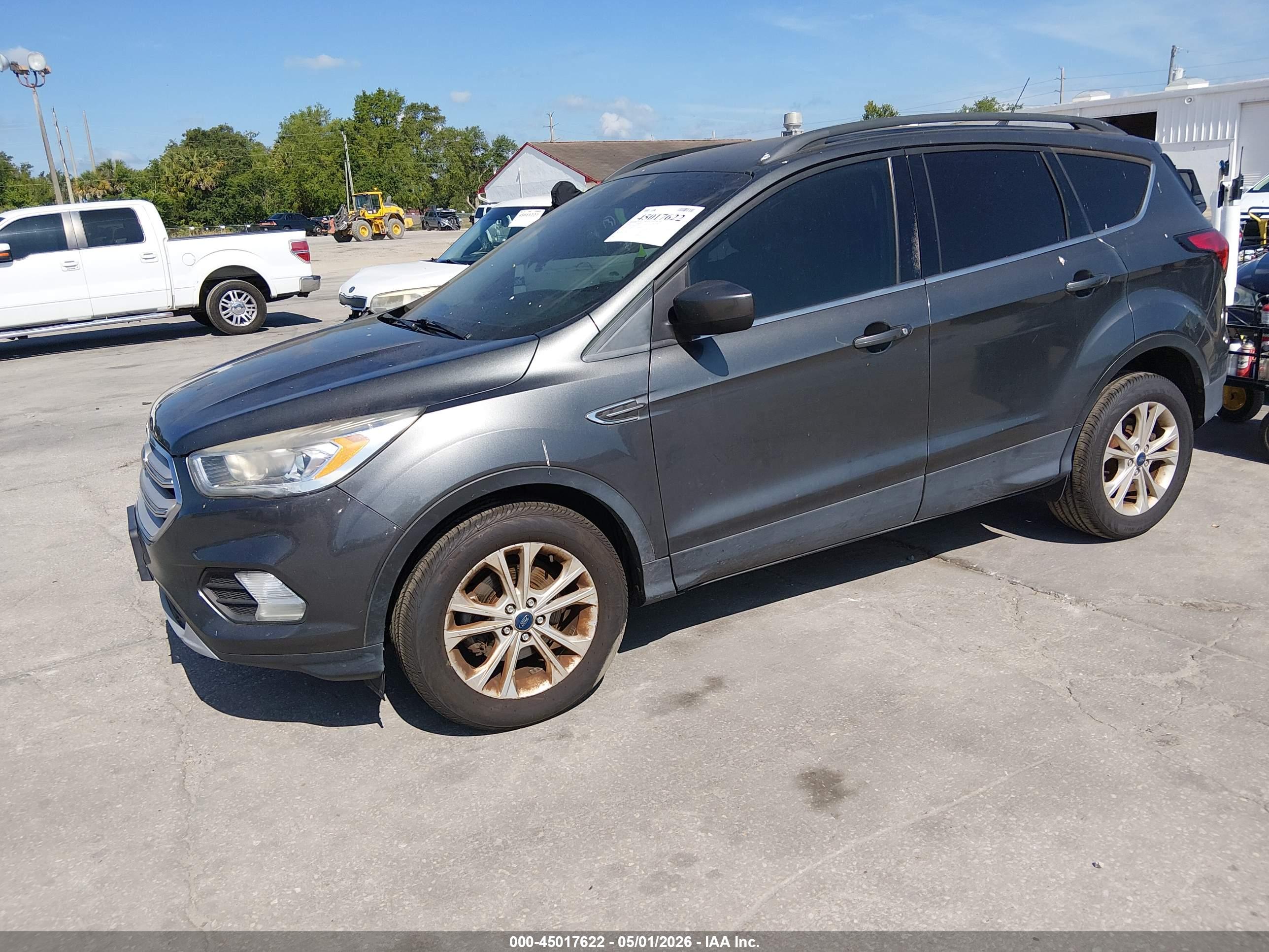 FORD ESCAPE image 2
