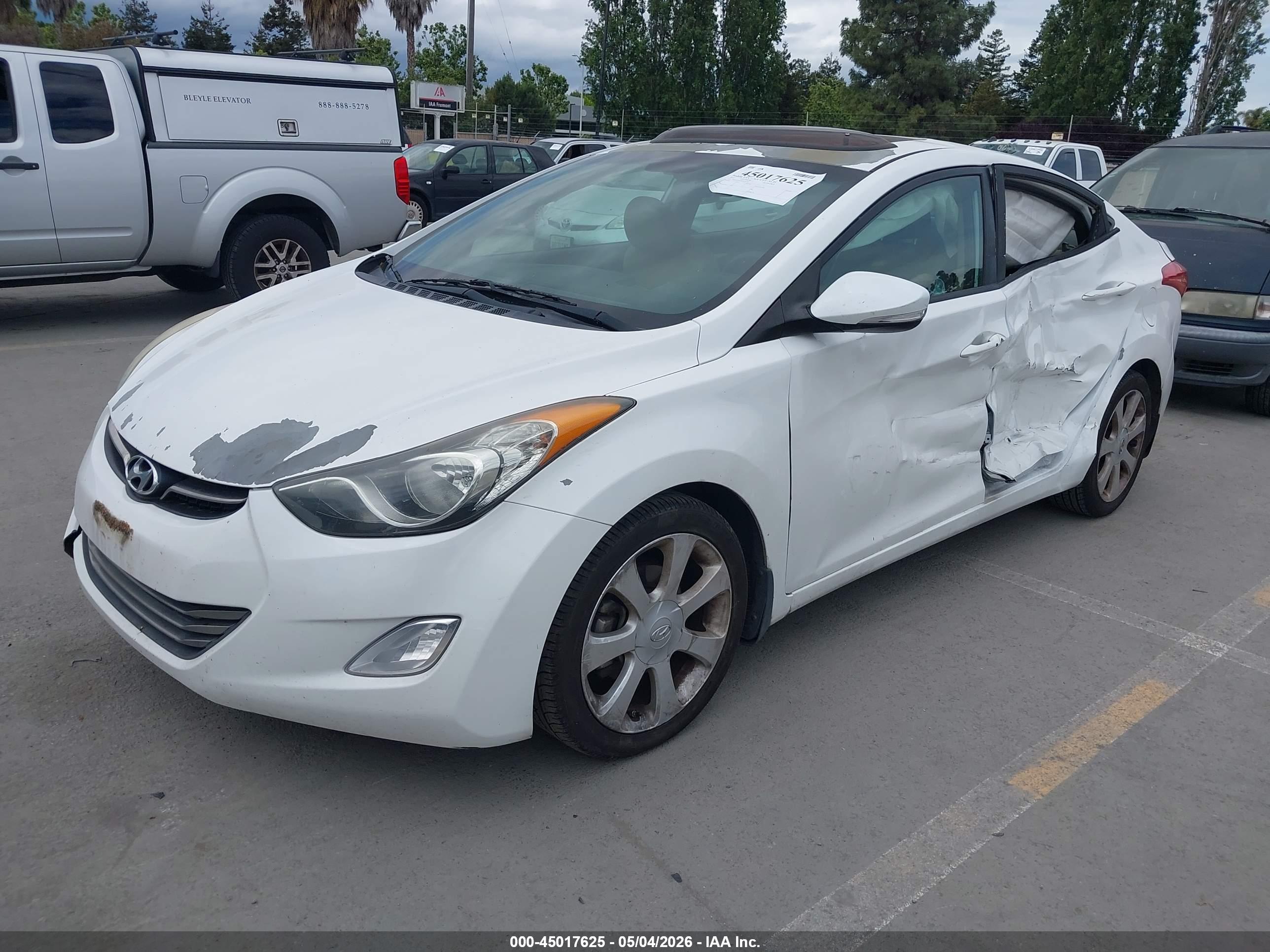 HYUNDAI ELANTRA image 2