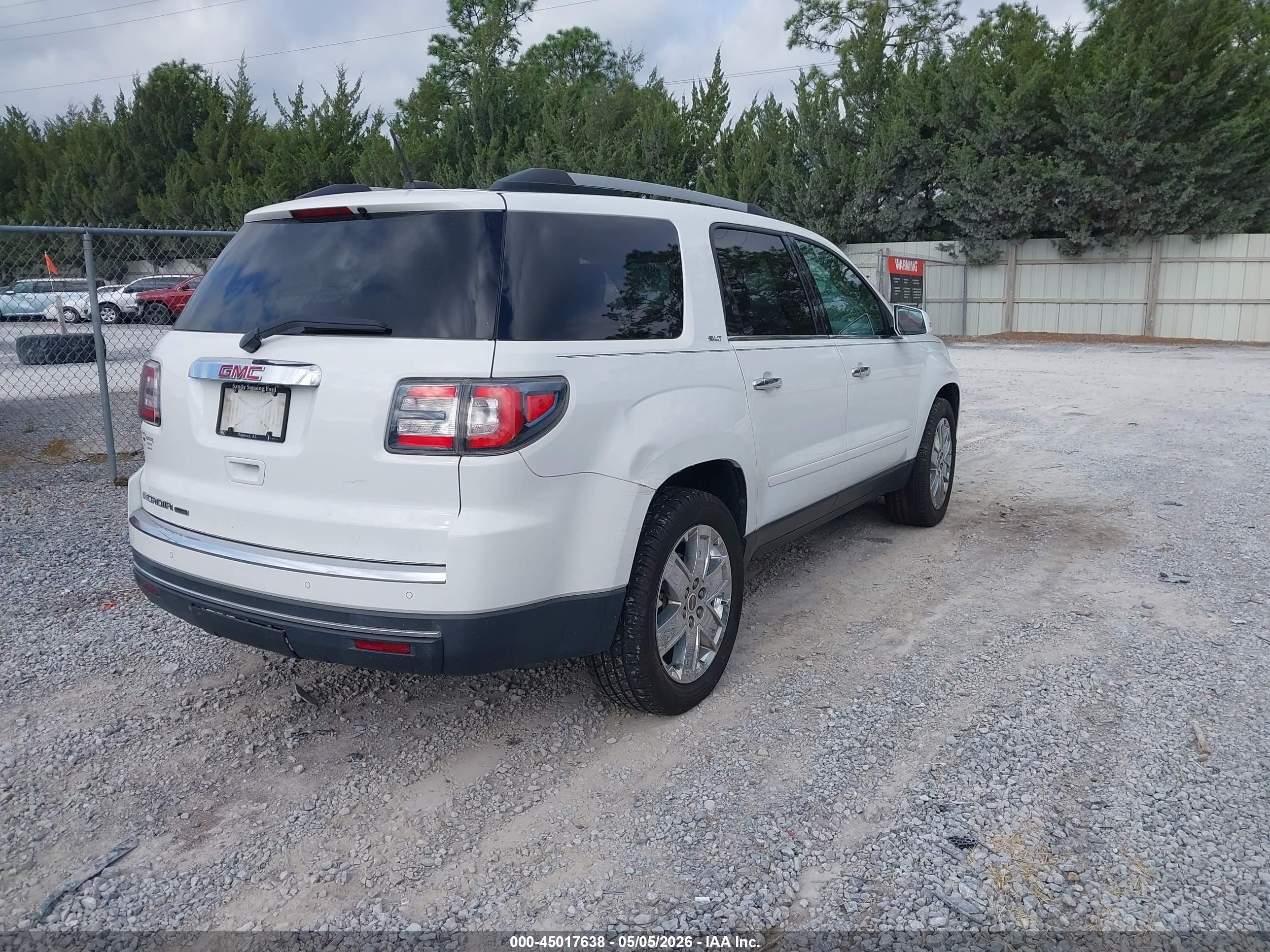 GMC ACADIA image 4