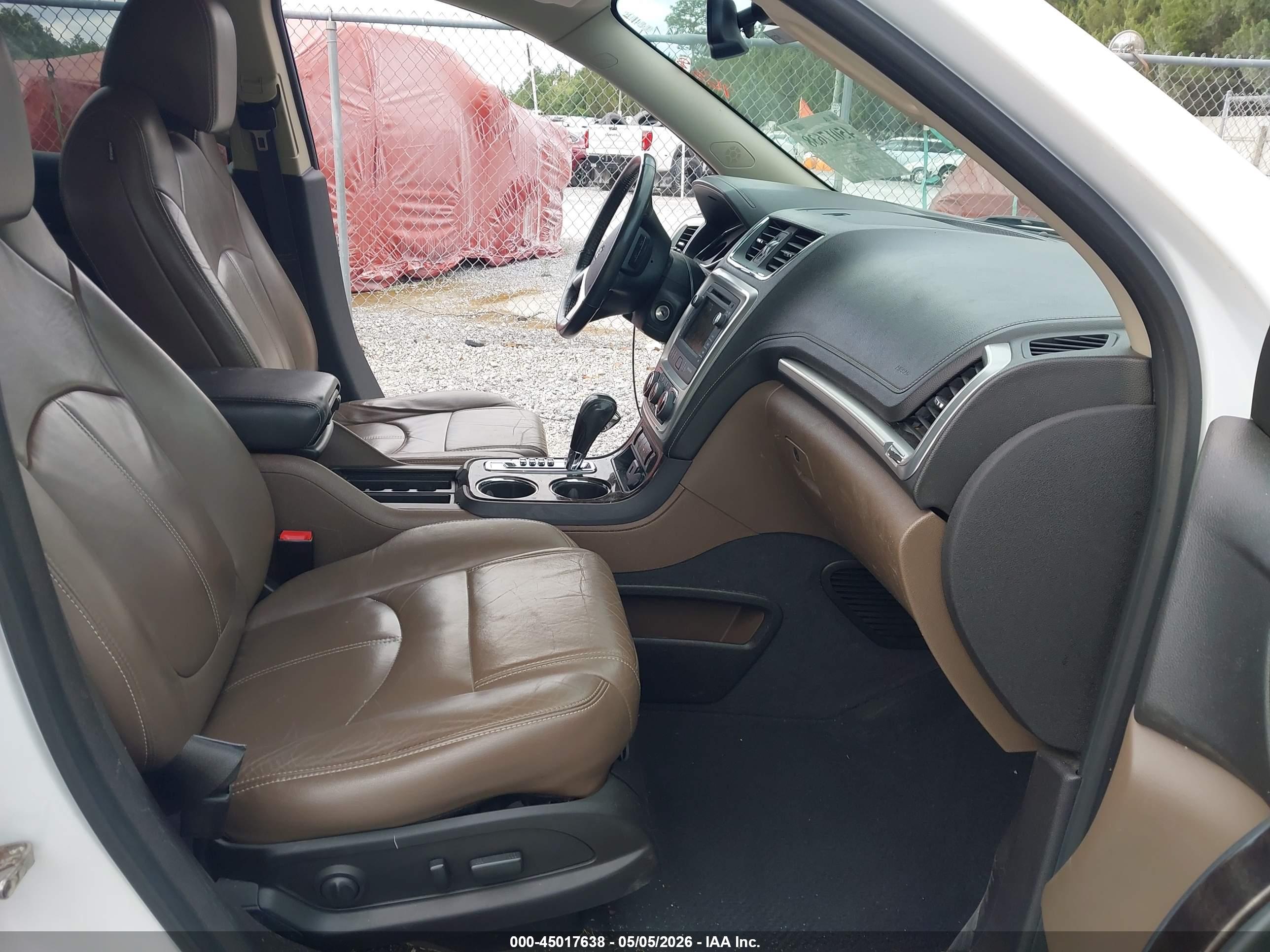 GMC ACADIA image 5