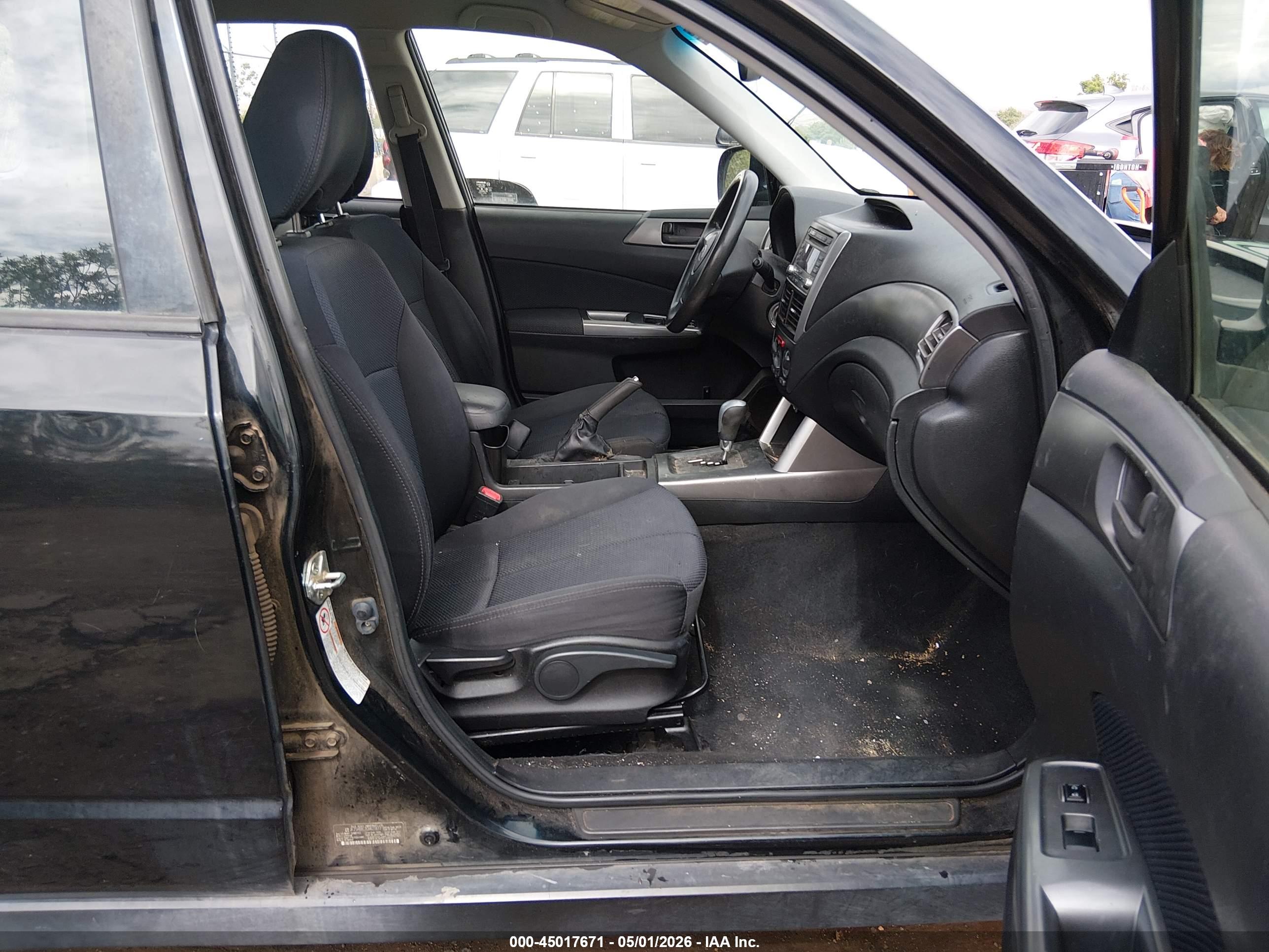 SUBARU FORESTER image 5