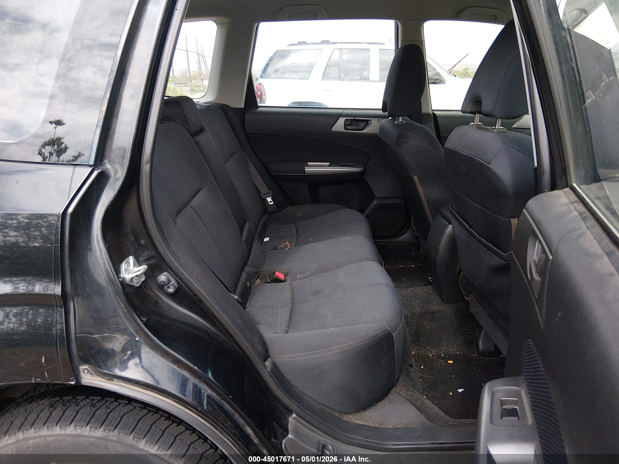 SUBARU FORESTER image 8