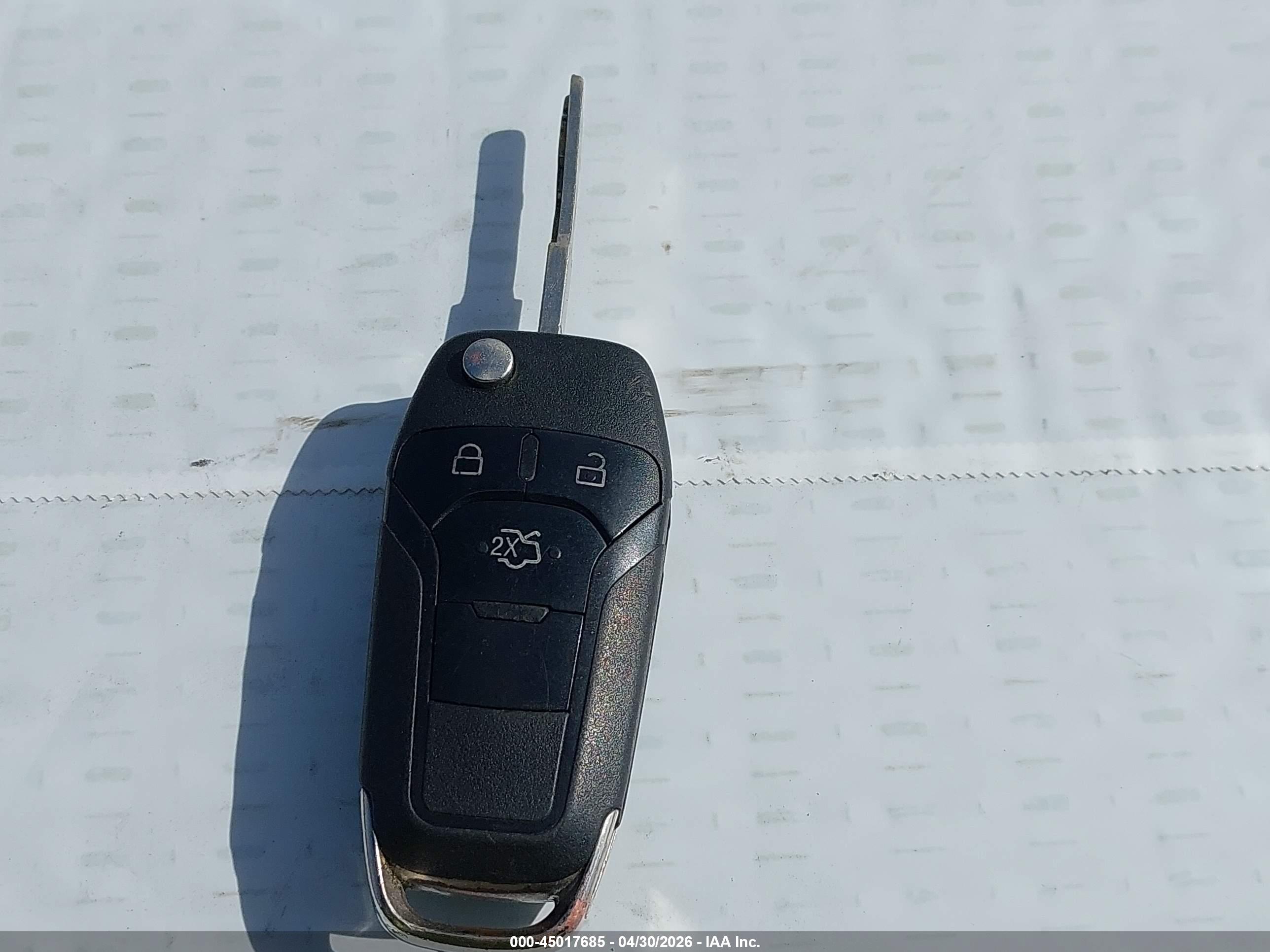 FORD FUSION image 11