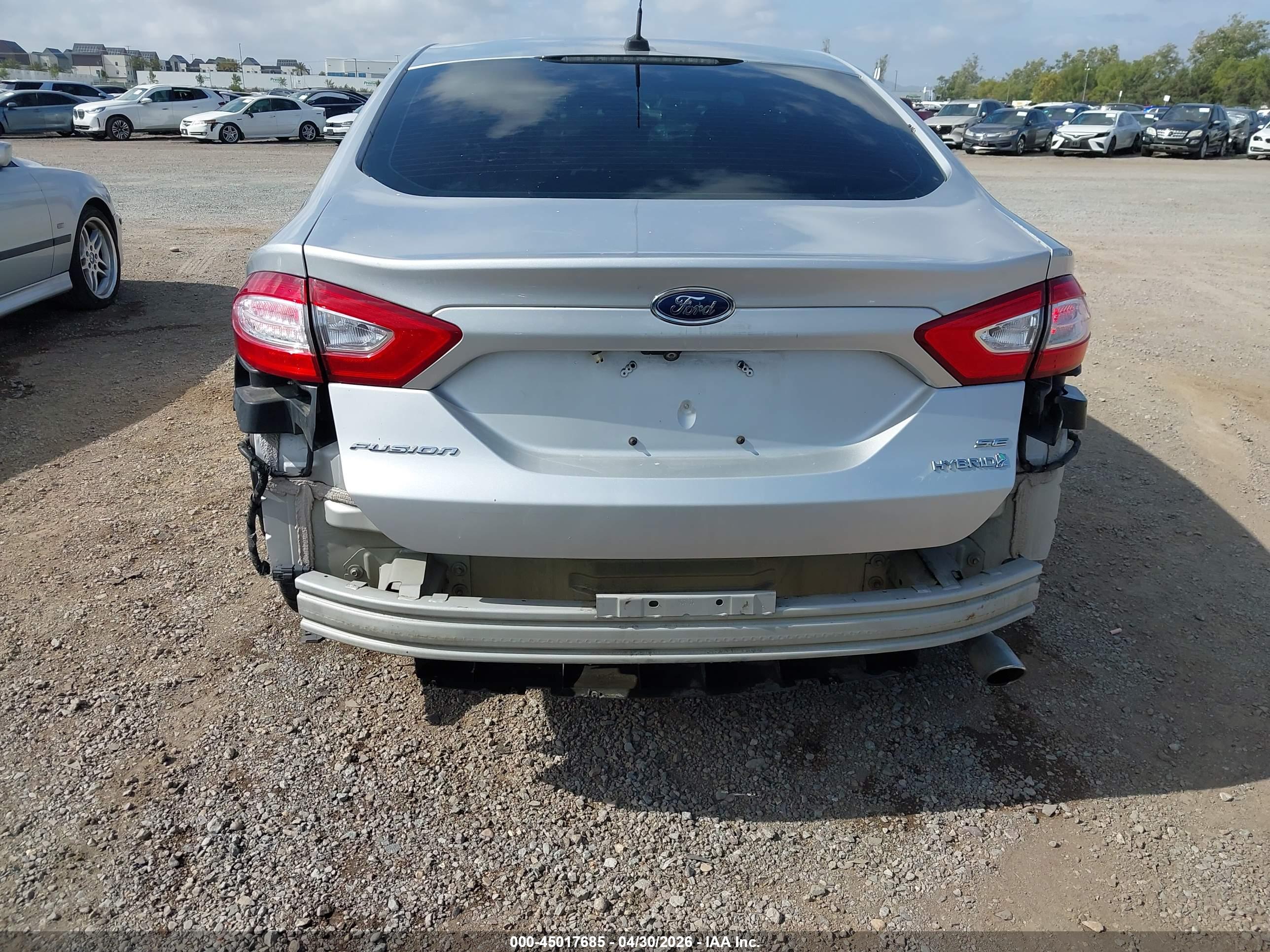 FORD FUSION image 6