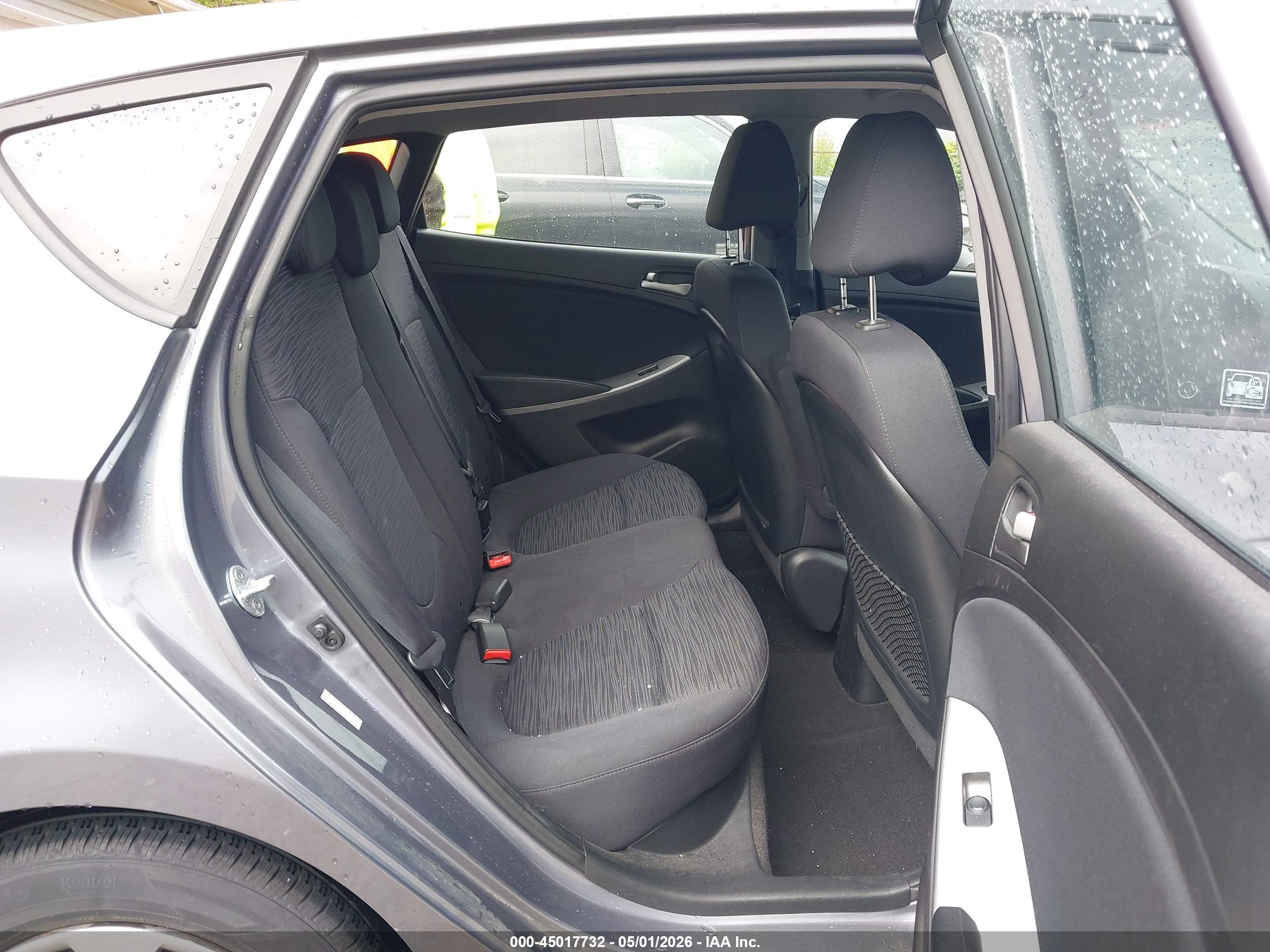 HYUNDAI ACCENT image 8