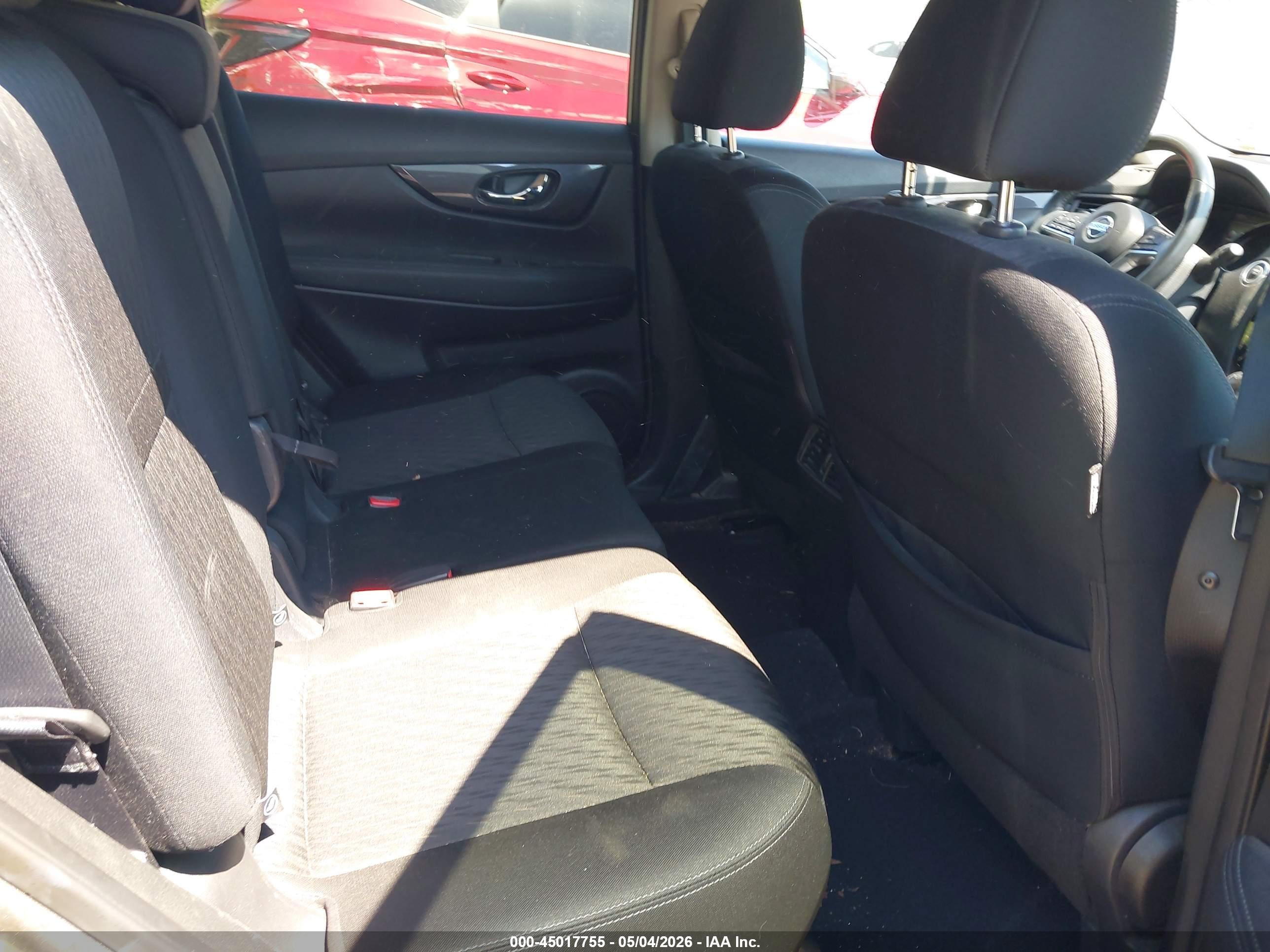 NISSAN ROGUE image 8