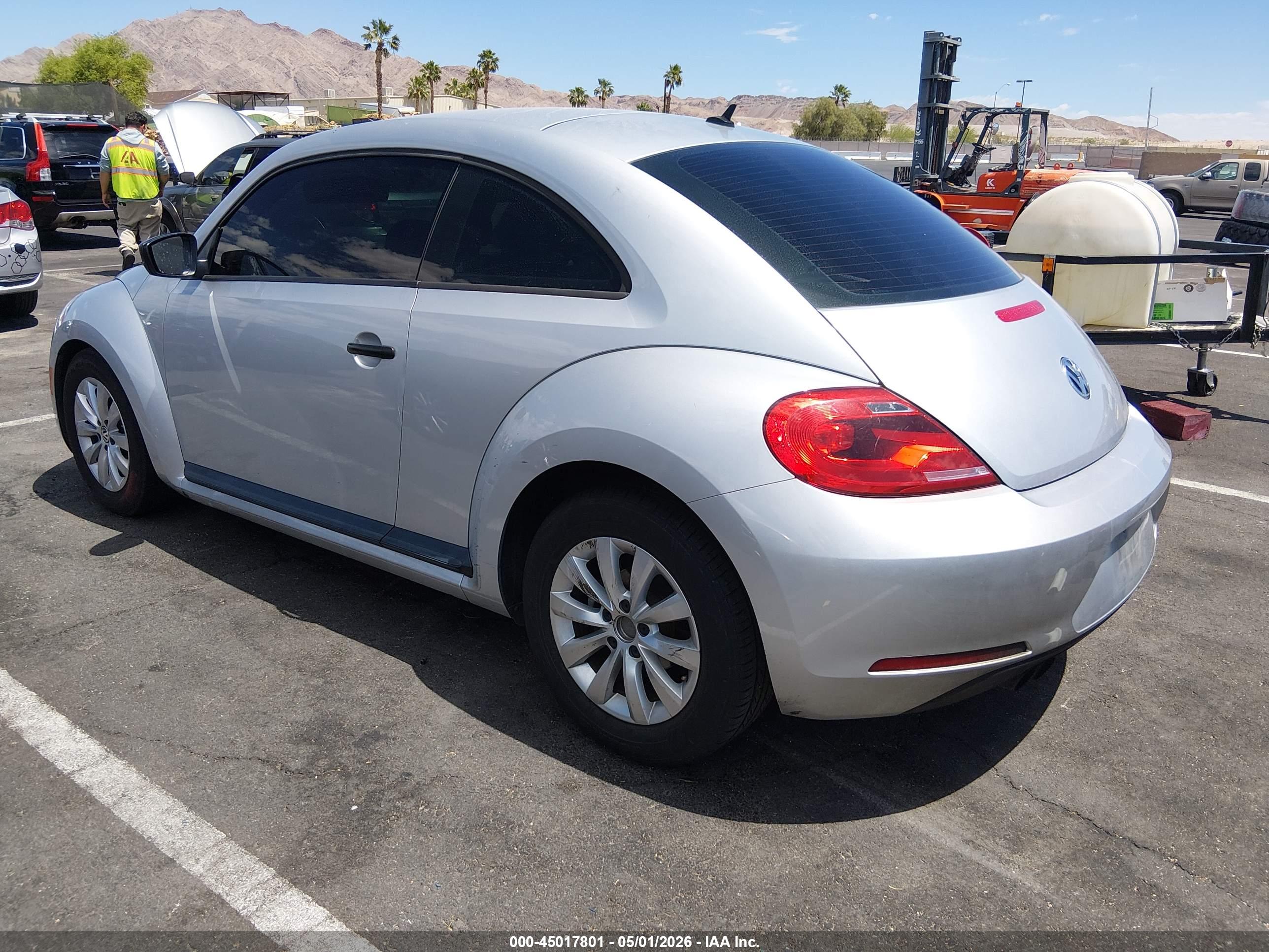 VOLKSWAGEN BEETLE image 3