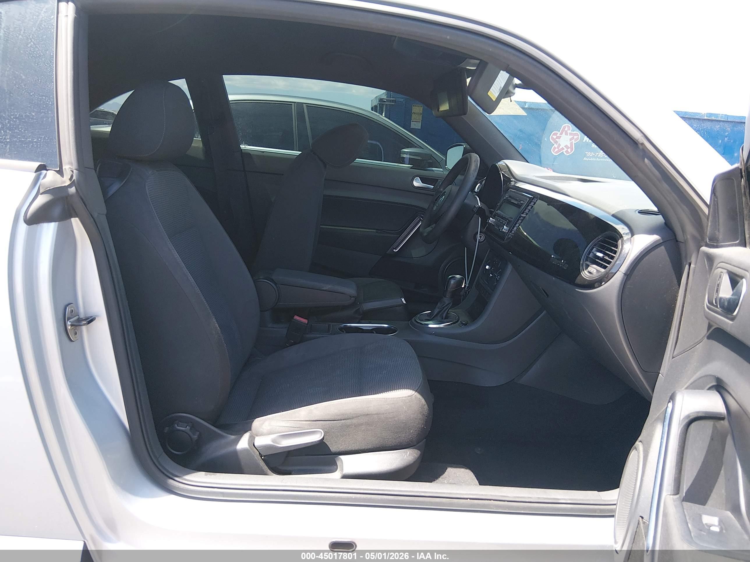 VOLKSWAGEN BEETLE image 5