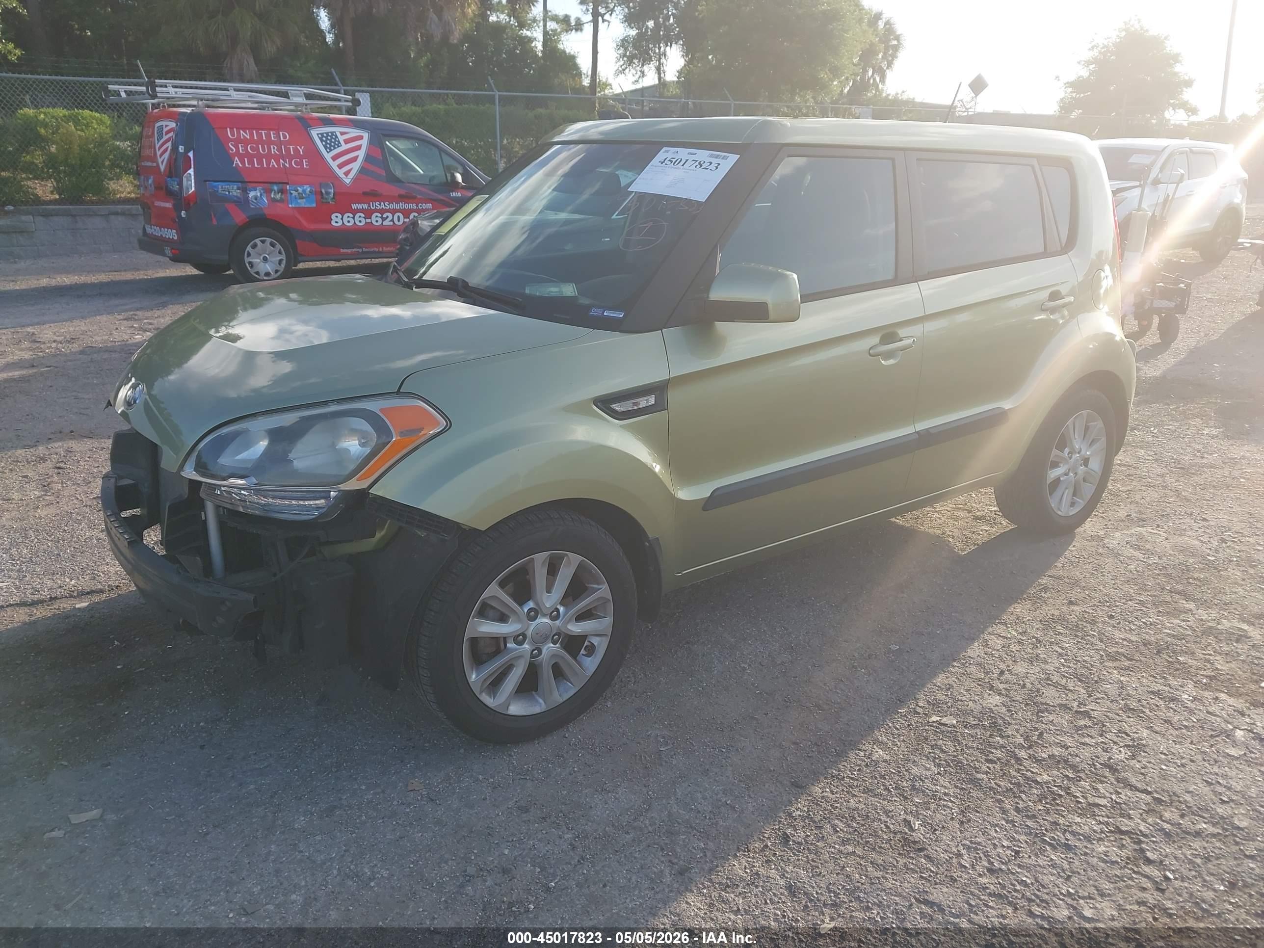 KIA SOUL image 2