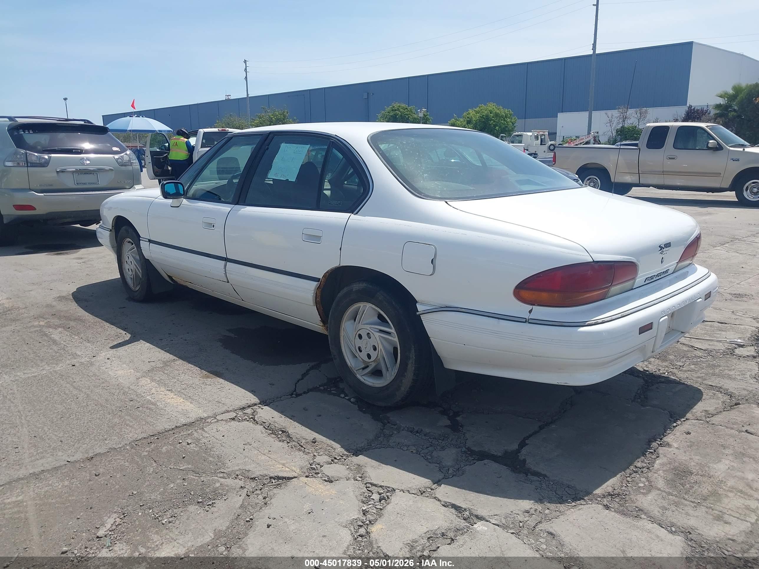PONTIAC BONNEVILLE image 3