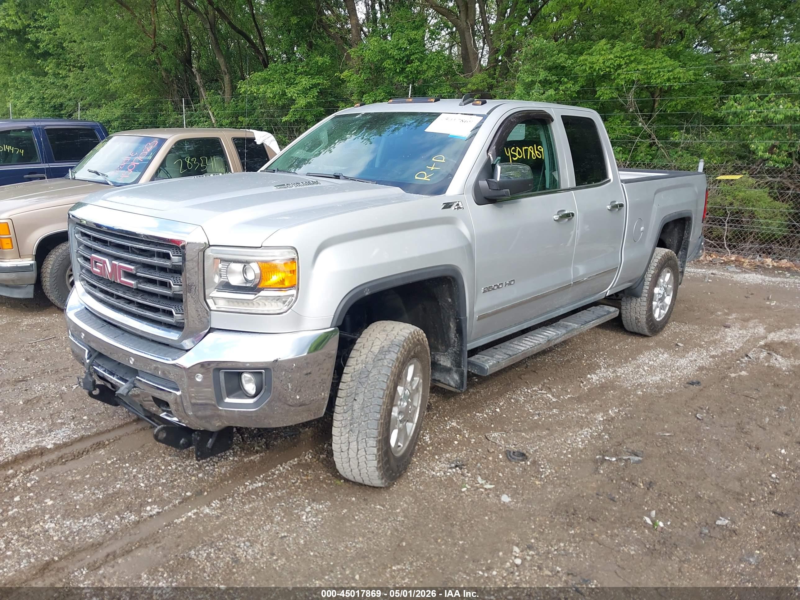 GMC SIERRA image 2