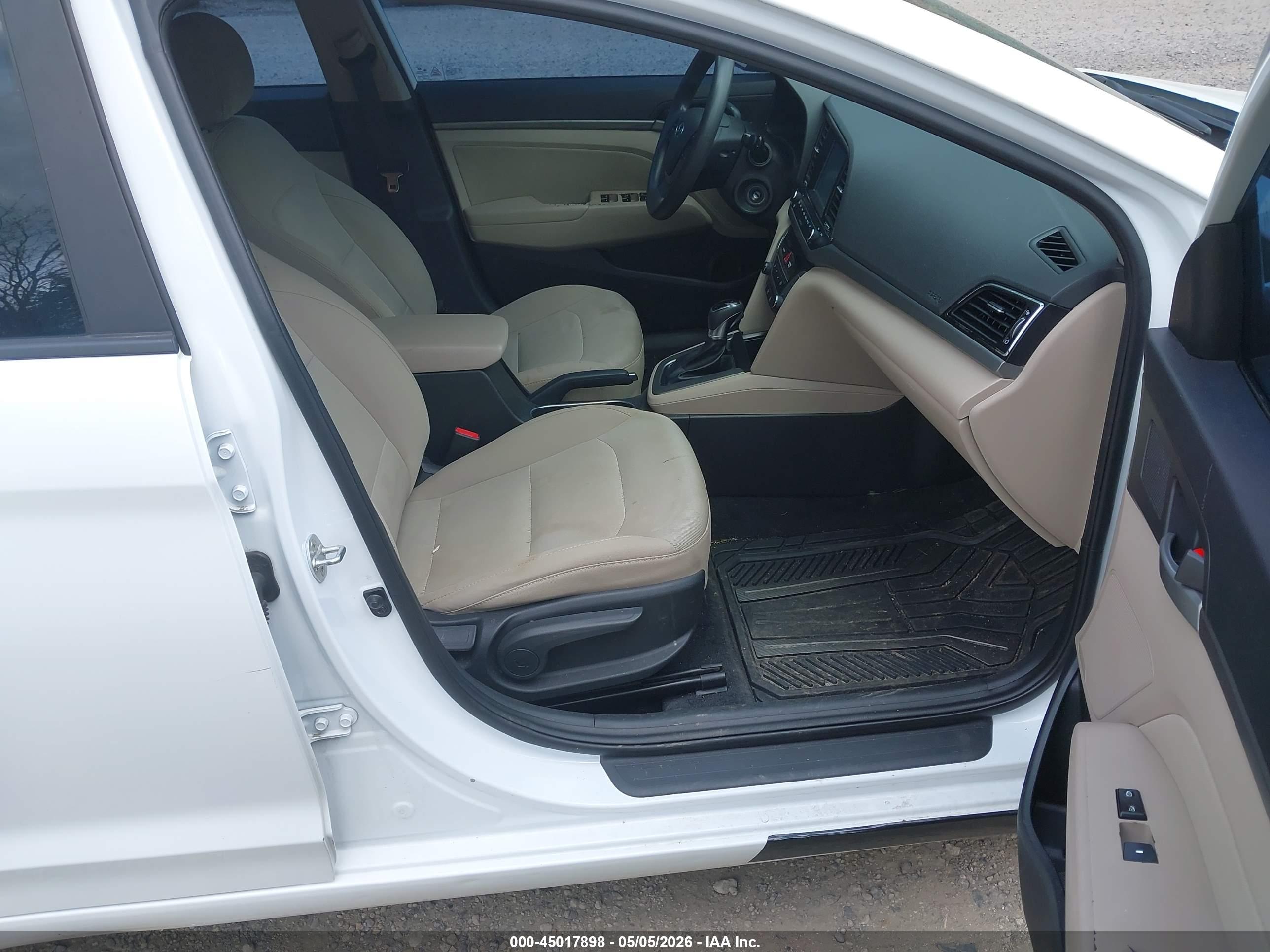 HYUNDAI ELANTRA image 5