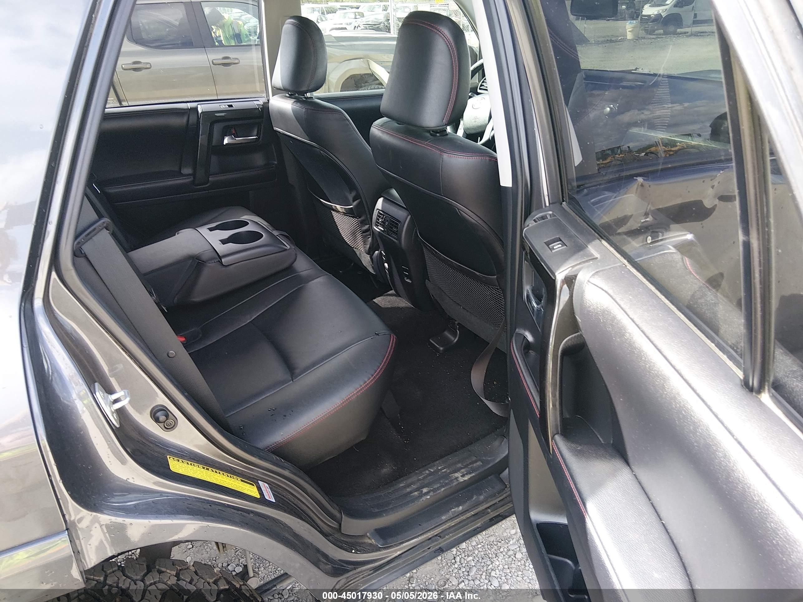 TOYOTA 4RUNNER image 8