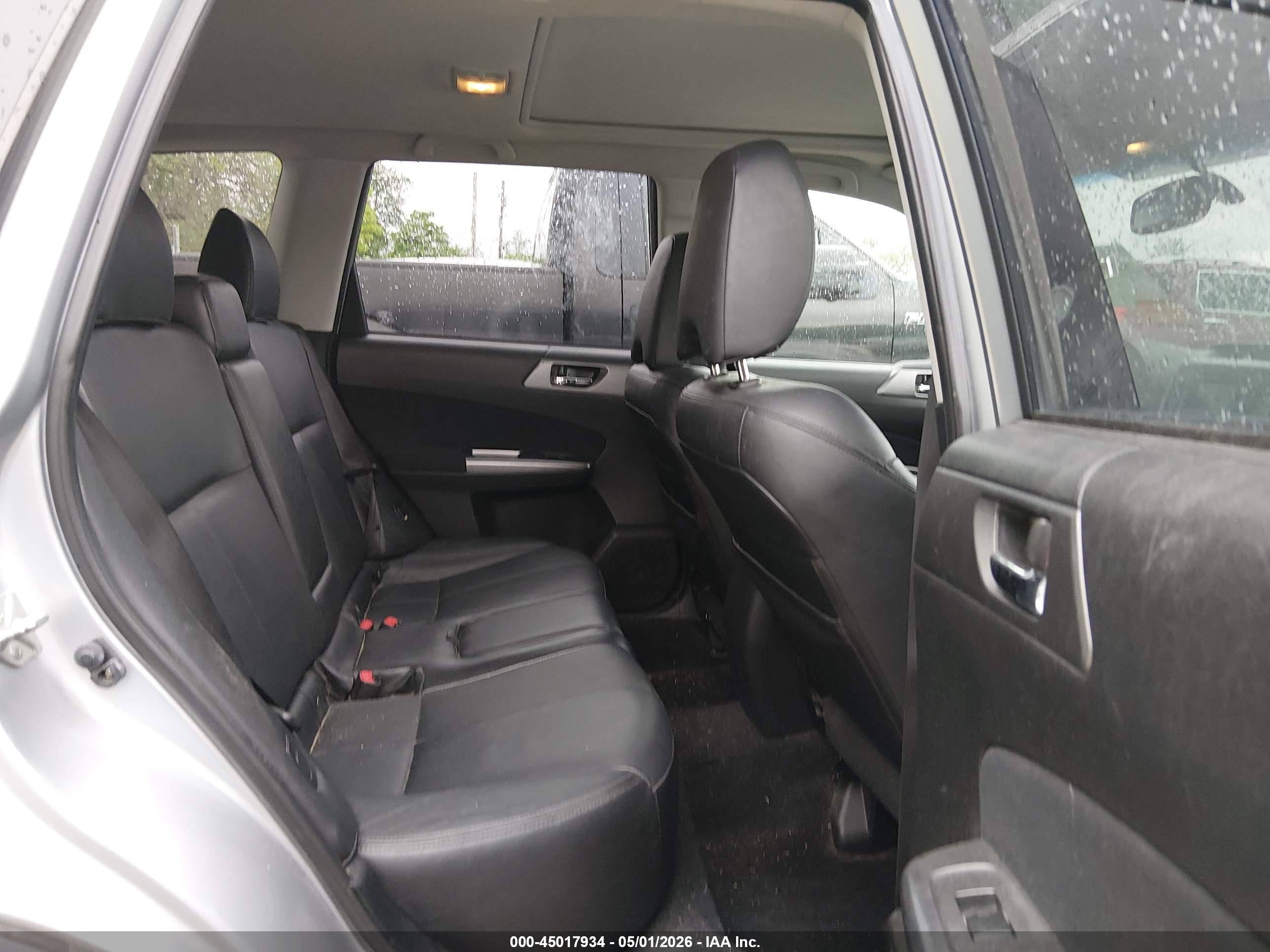 SUBARU FORESTER image 8