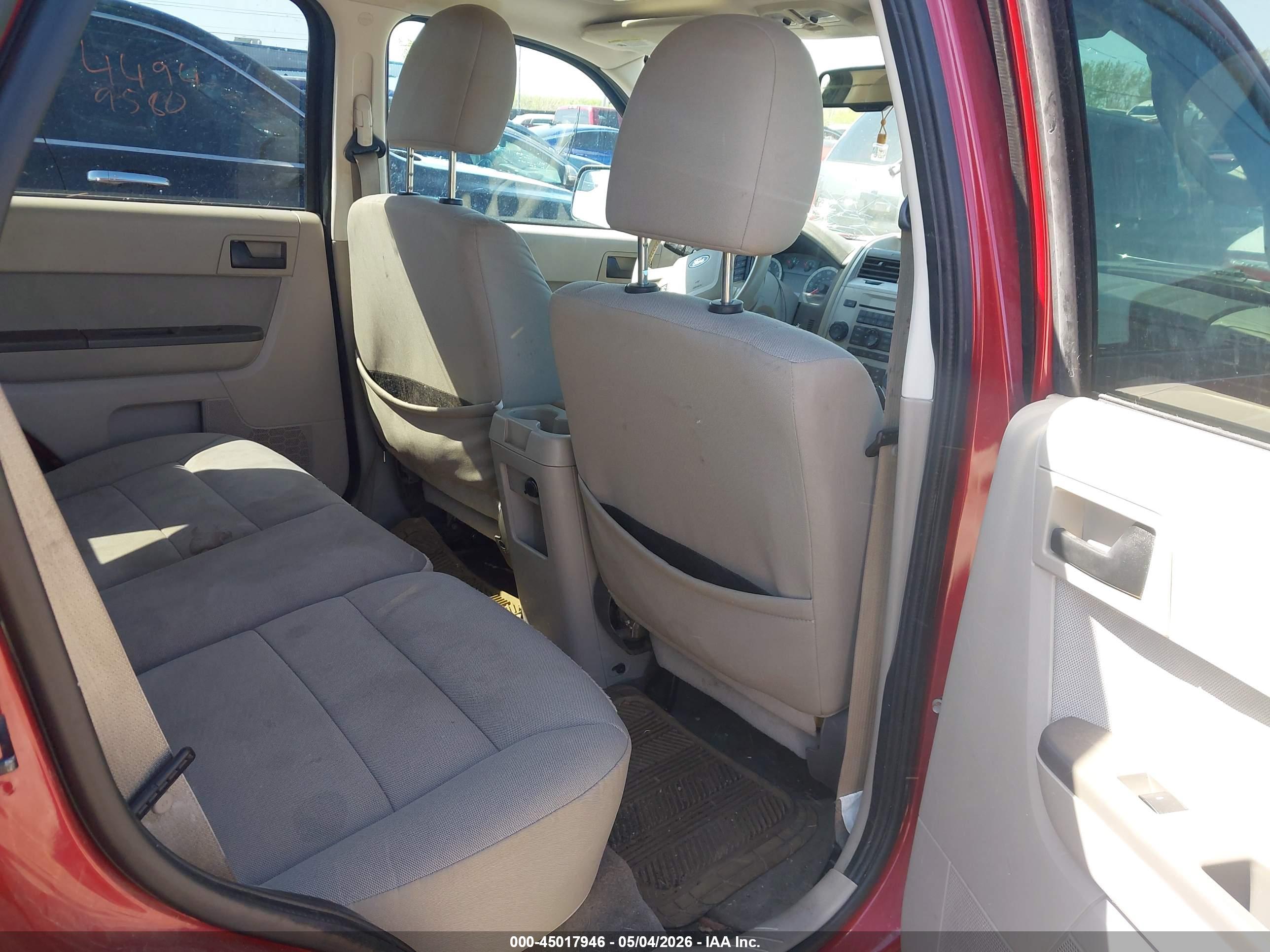 FORD ESCAPE image 8