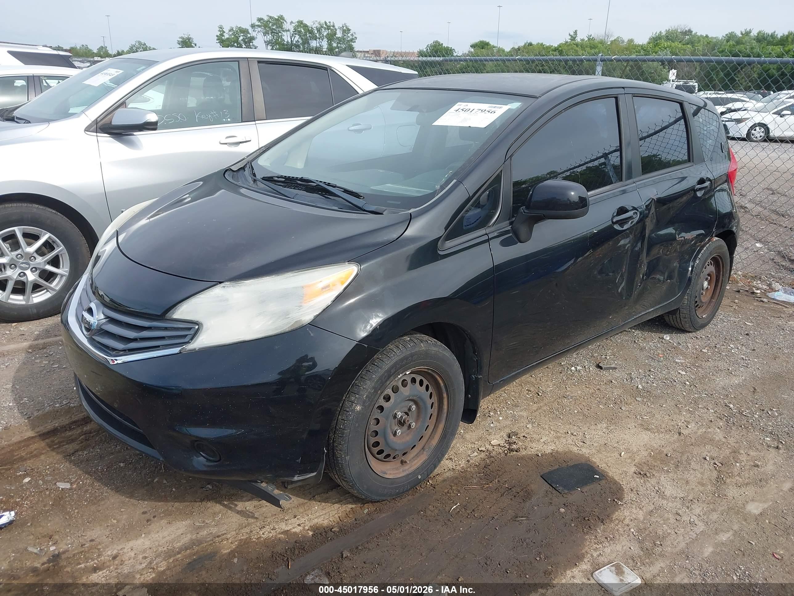 NISSAN VERSA image 2