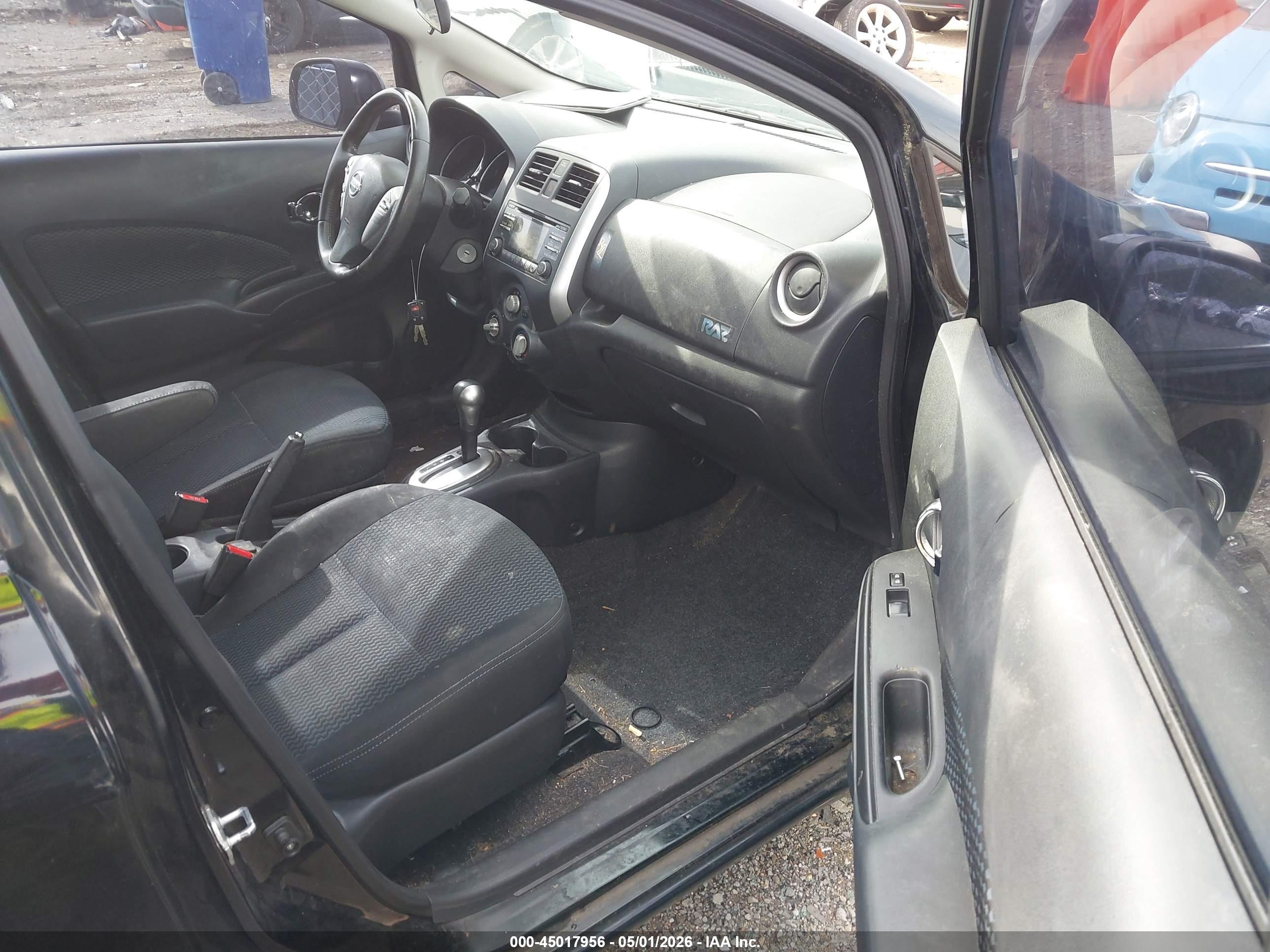NISSAN VERSA image 5