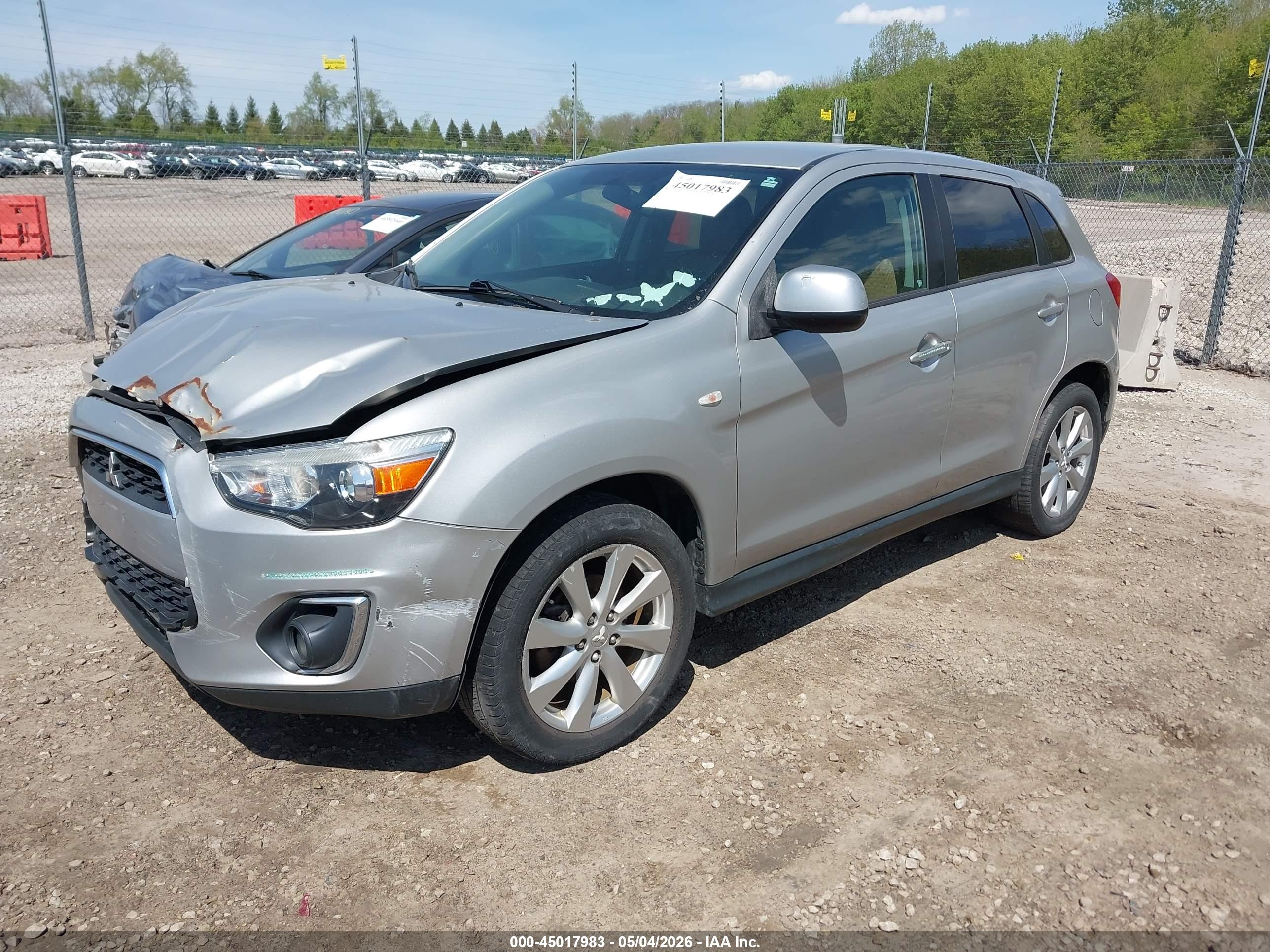 MITSUBISHI OUTLANDER image 2