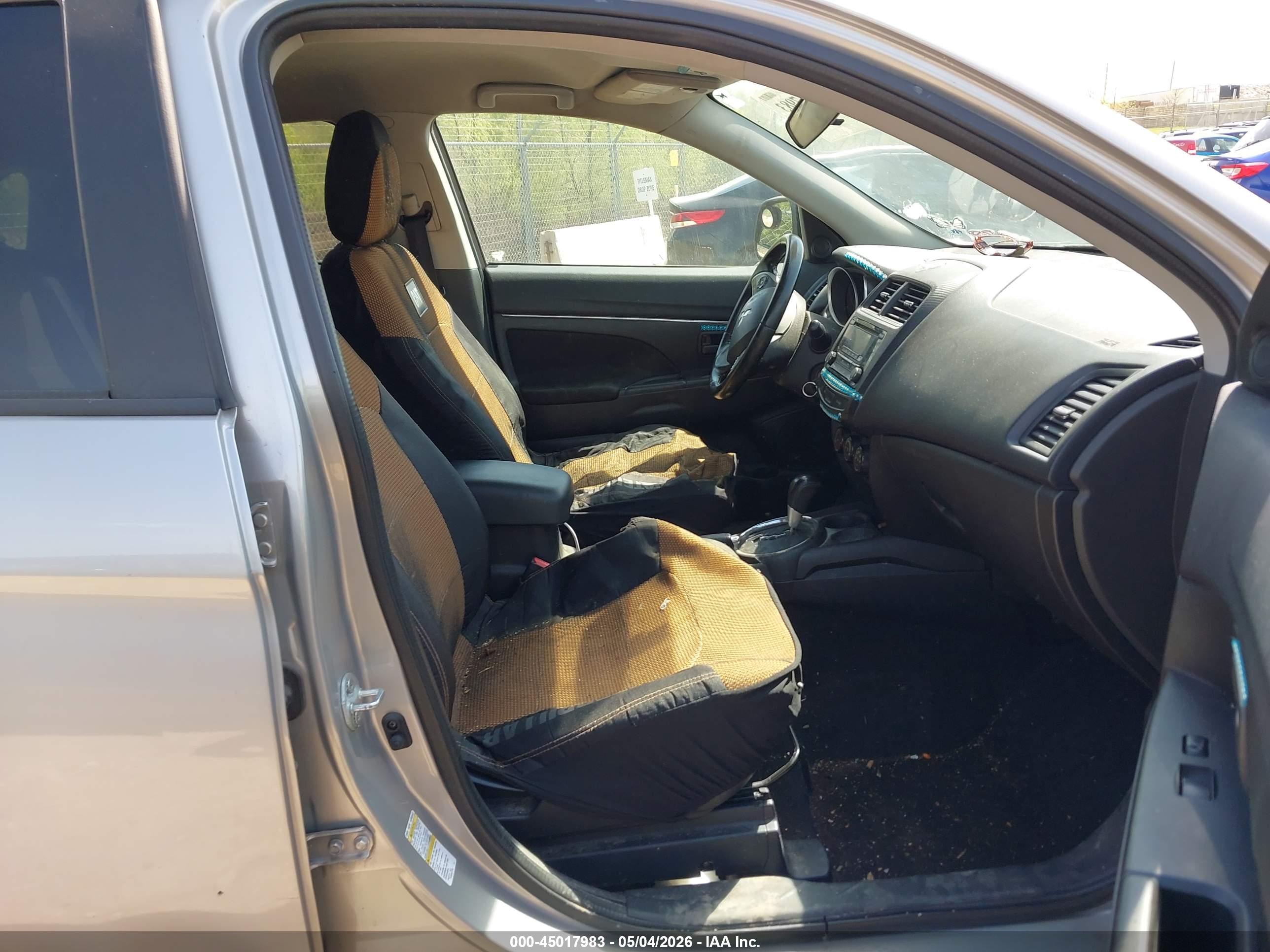 MITSUBISHI OUTLANDER image 5