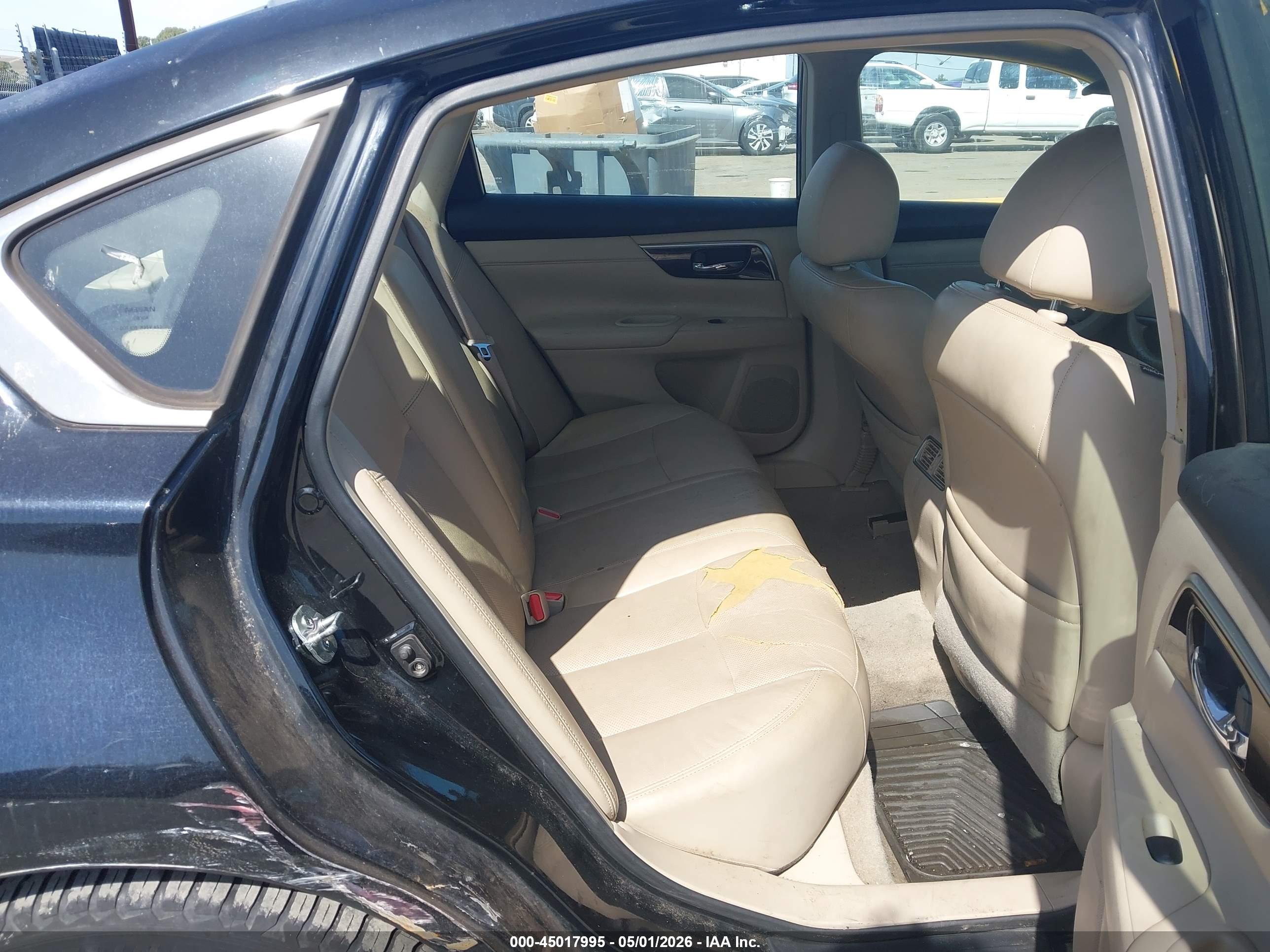 NISSAN ALTIMA image 8