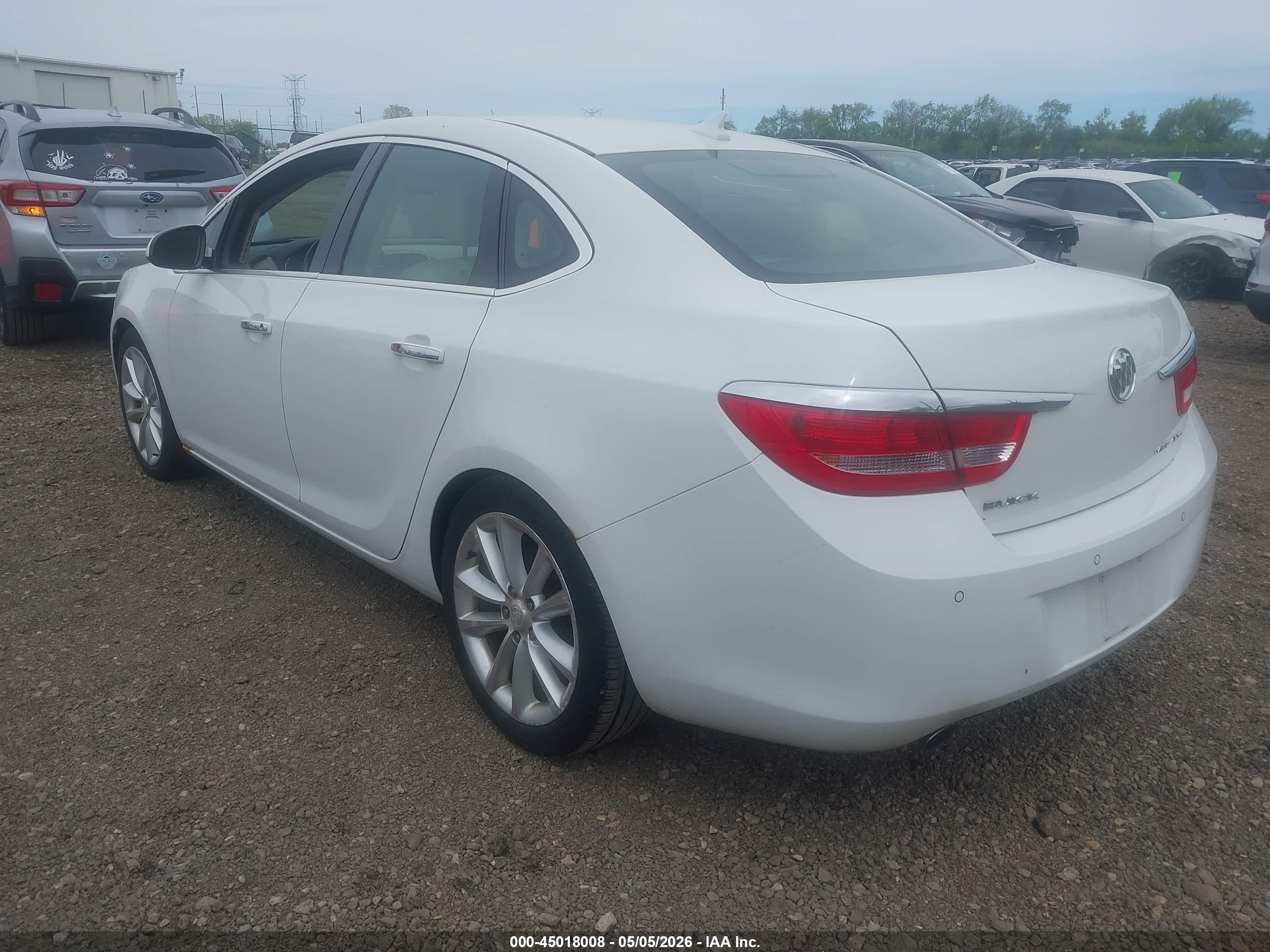 BUICK VERANO image 3
