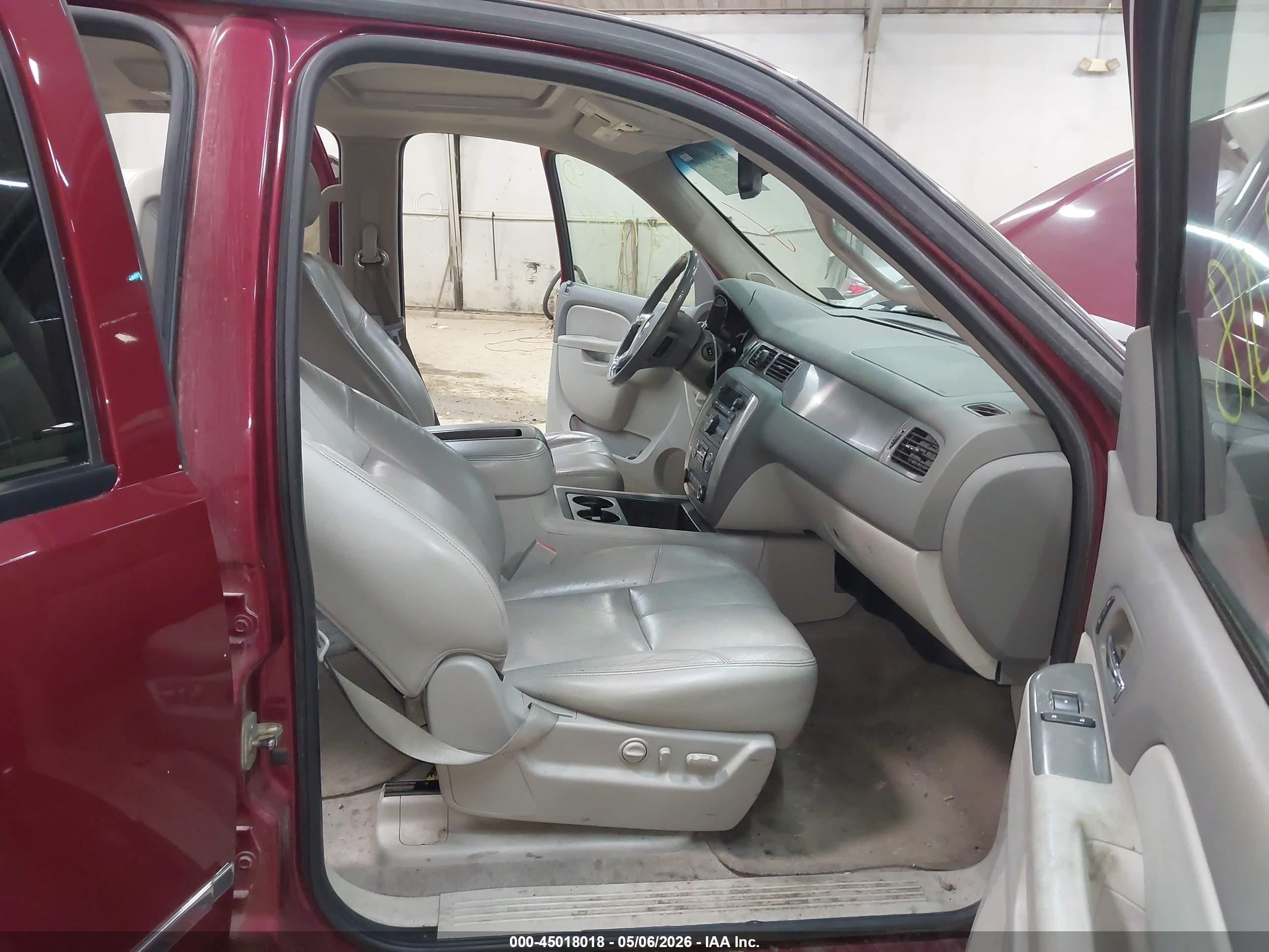 CHEVROLET TAHOE image 5