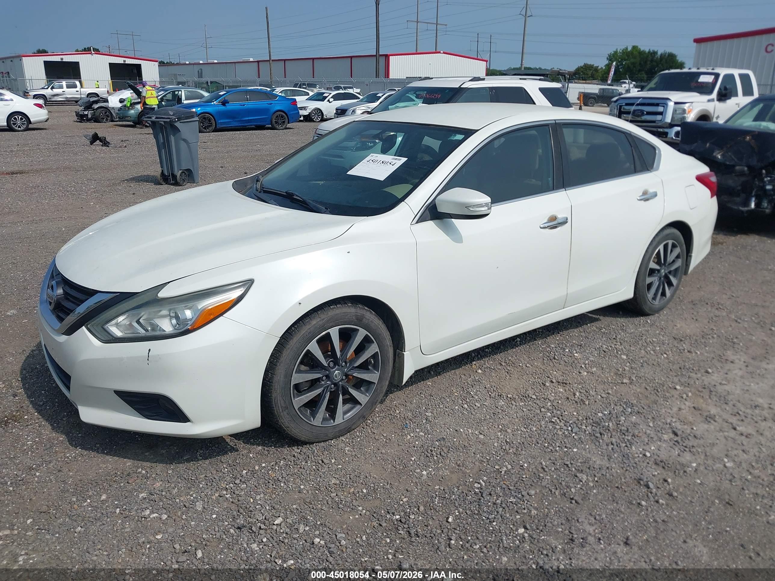 NISSAN ALTIMA image 2