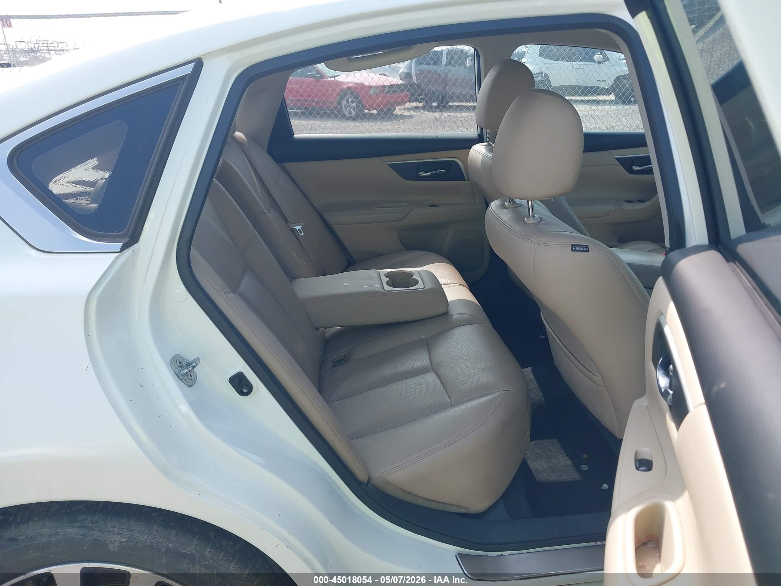NISSAN ALTIMA image 8