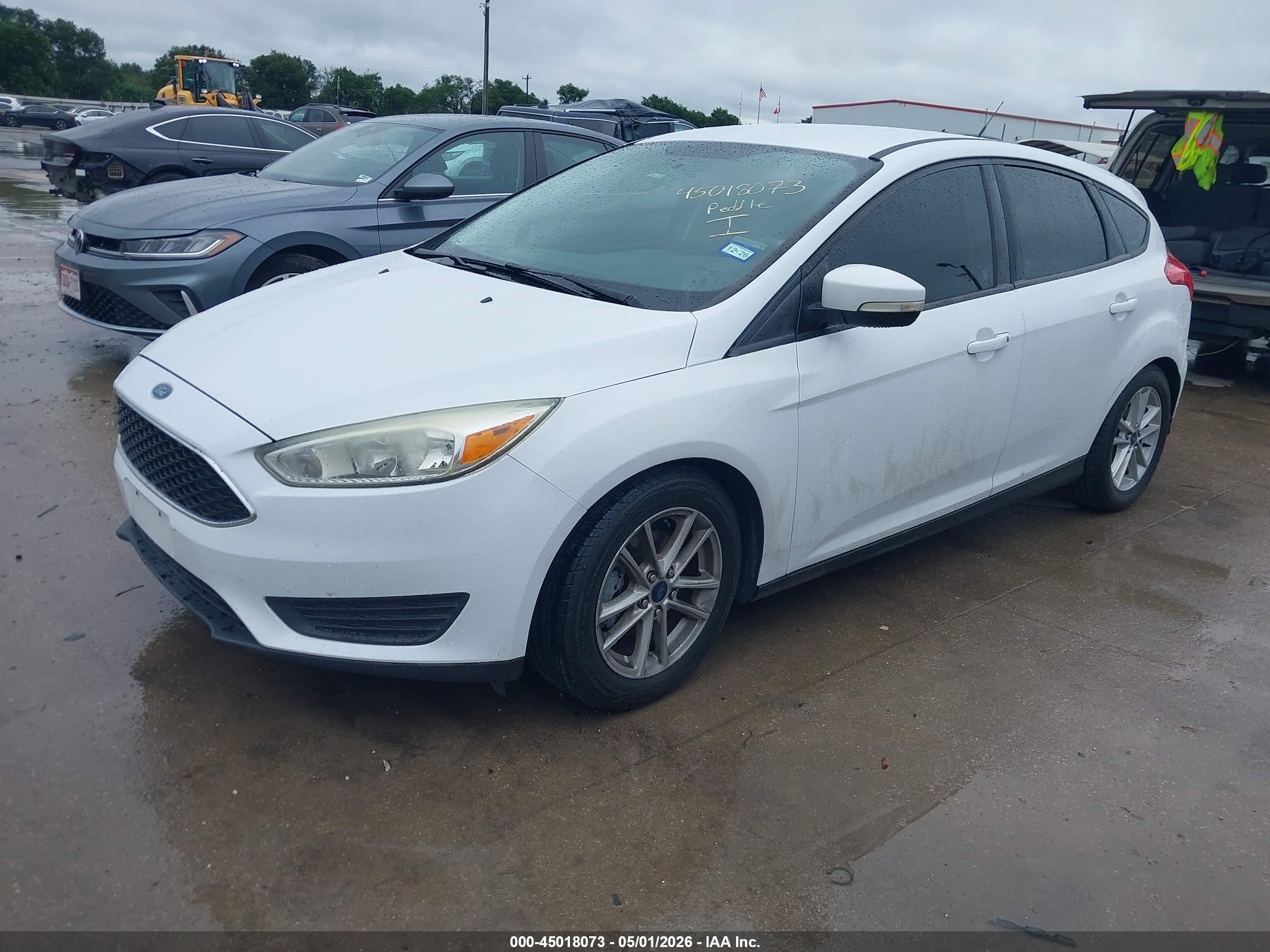 FORD FOCUS image 2