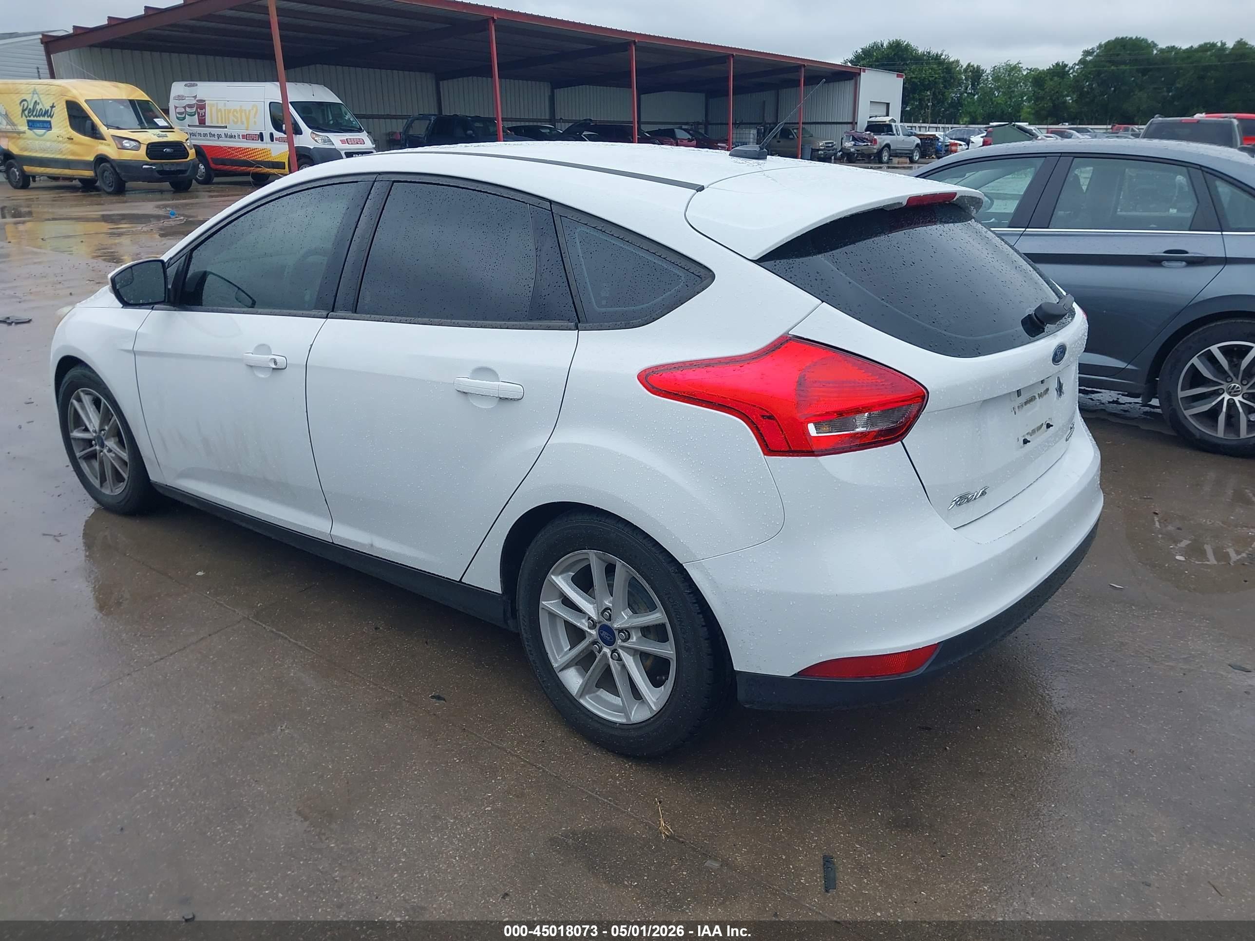 FORD FOCUS image 3