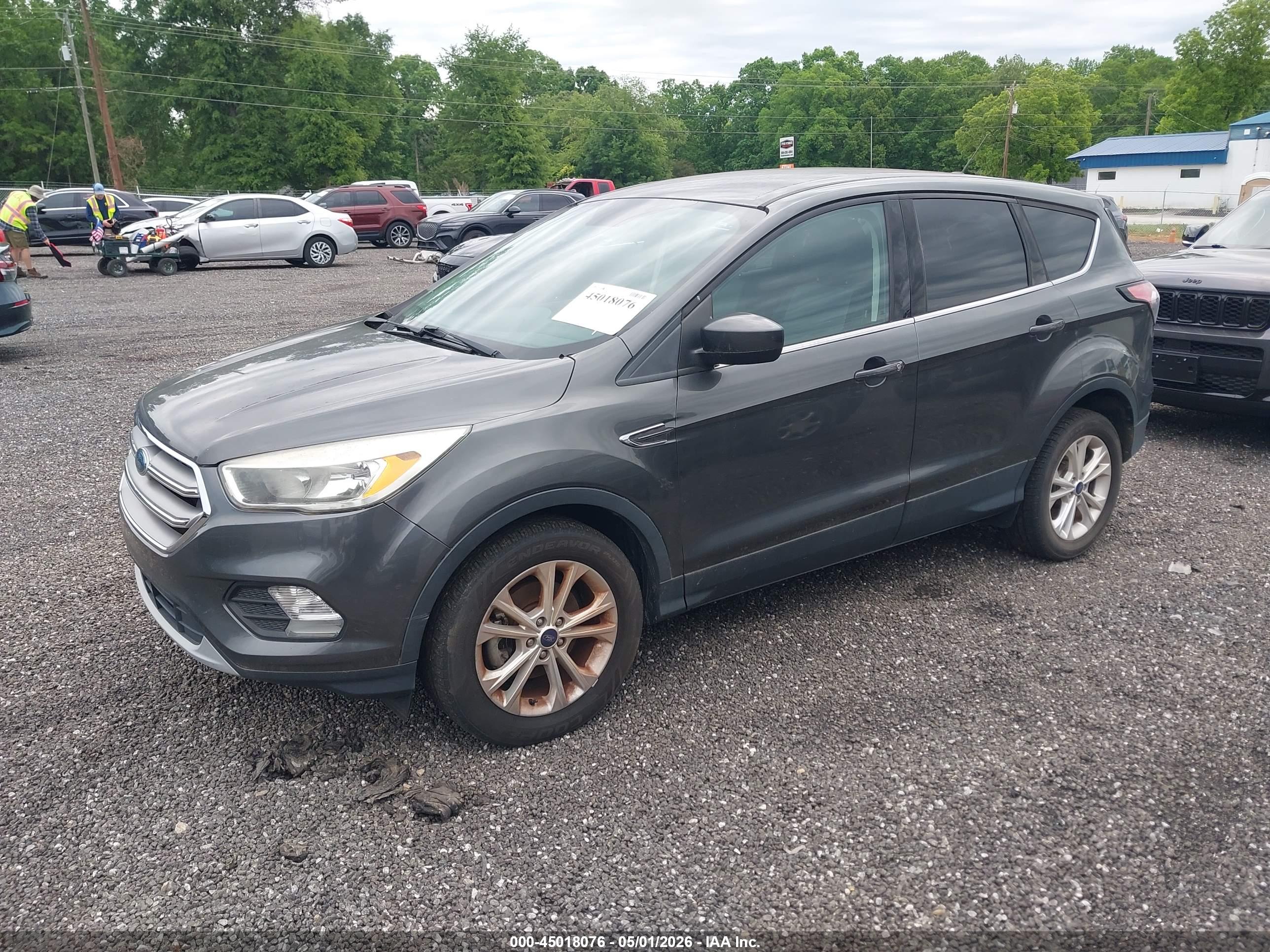 FORD ESCAPE image 2
