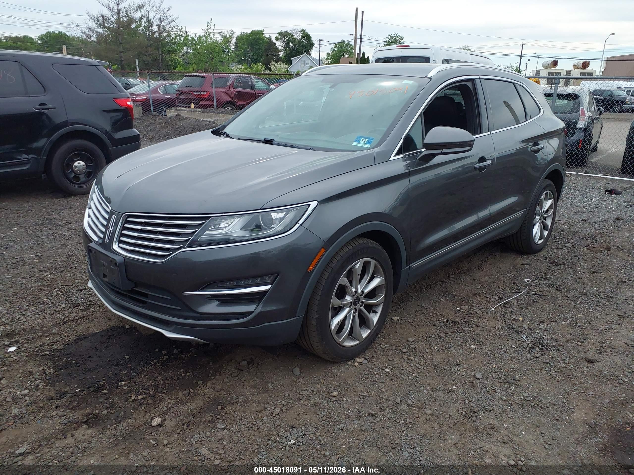 LINCOLN MKC image 2