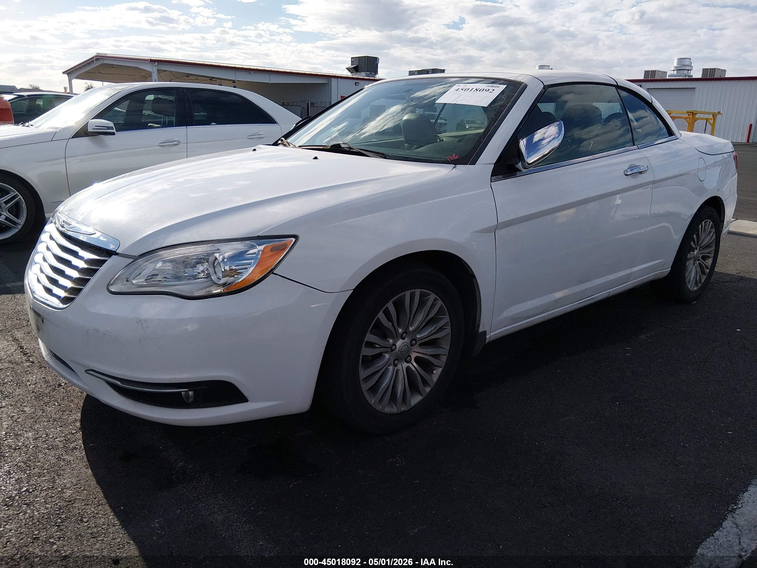 CHRYSLER 200 image 2