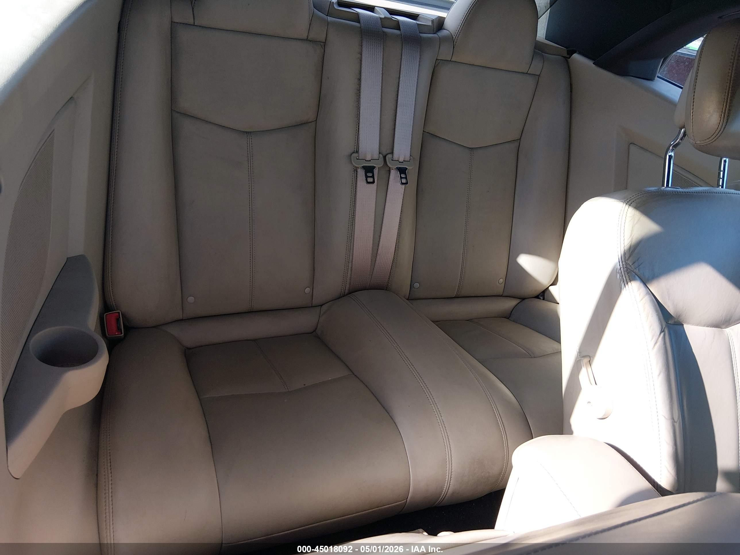 CHRYSLER 200 image 8