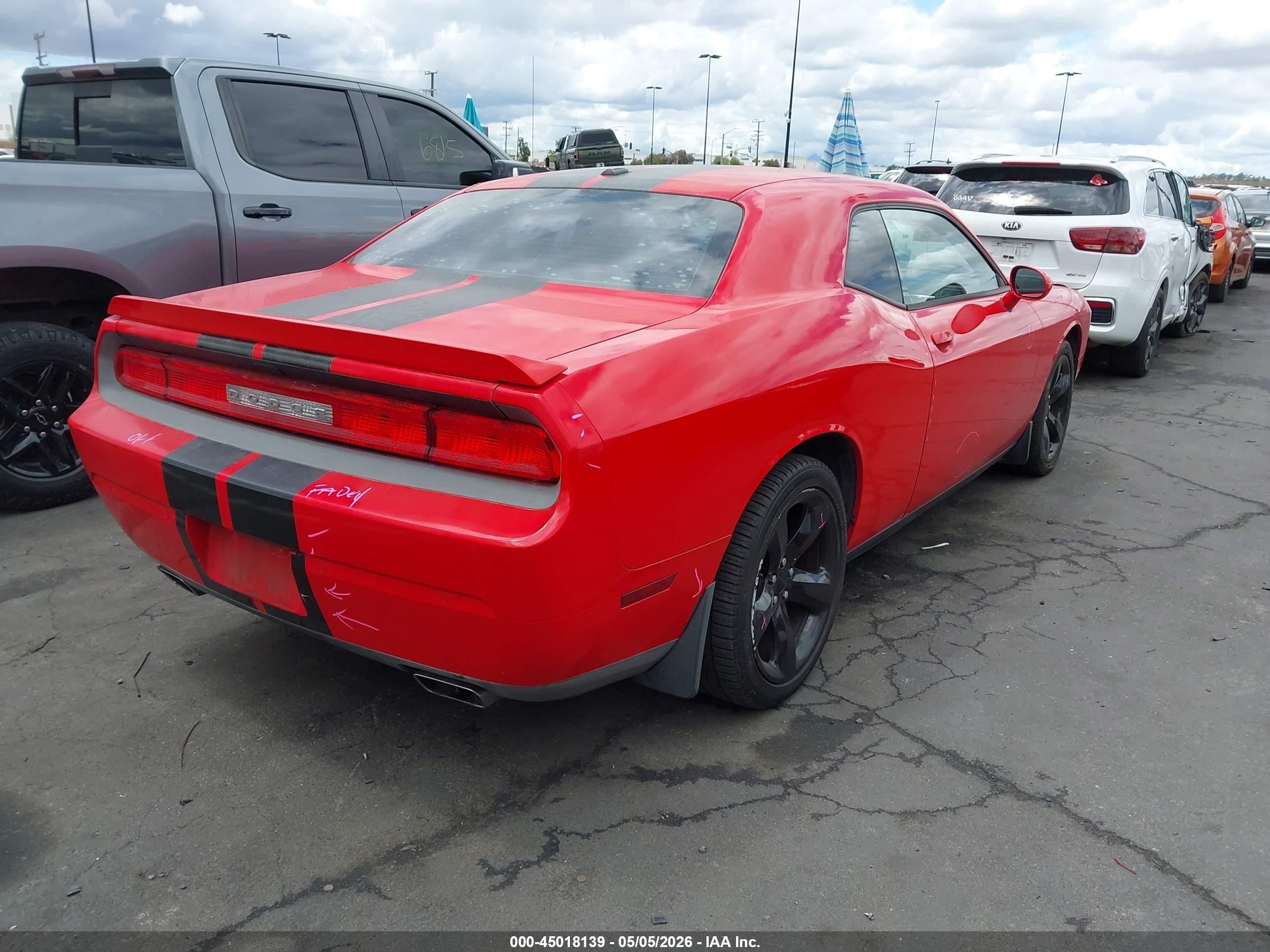 DODGE CHALLENGER image 4