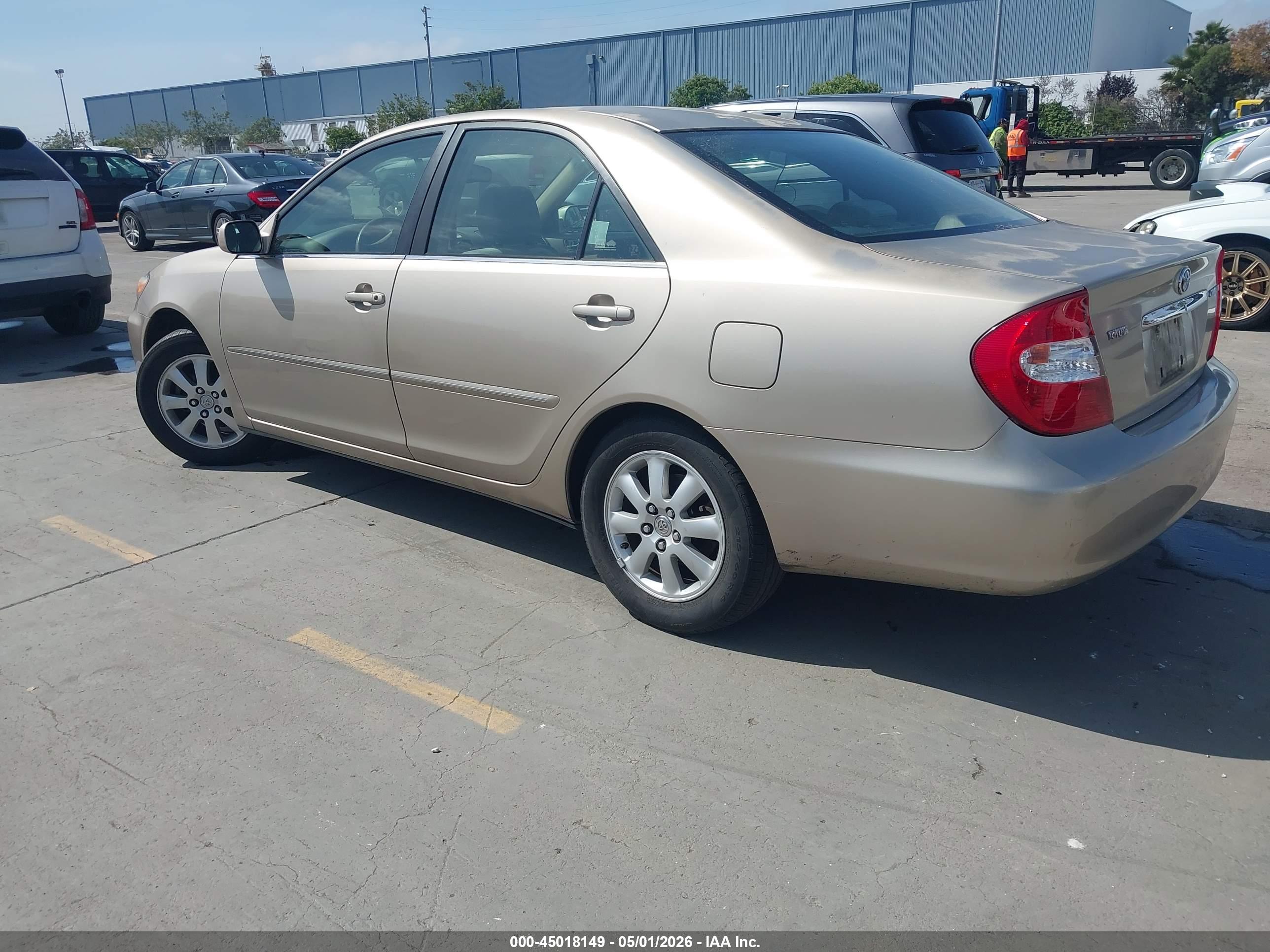 TOYOTA CAMRY image 3