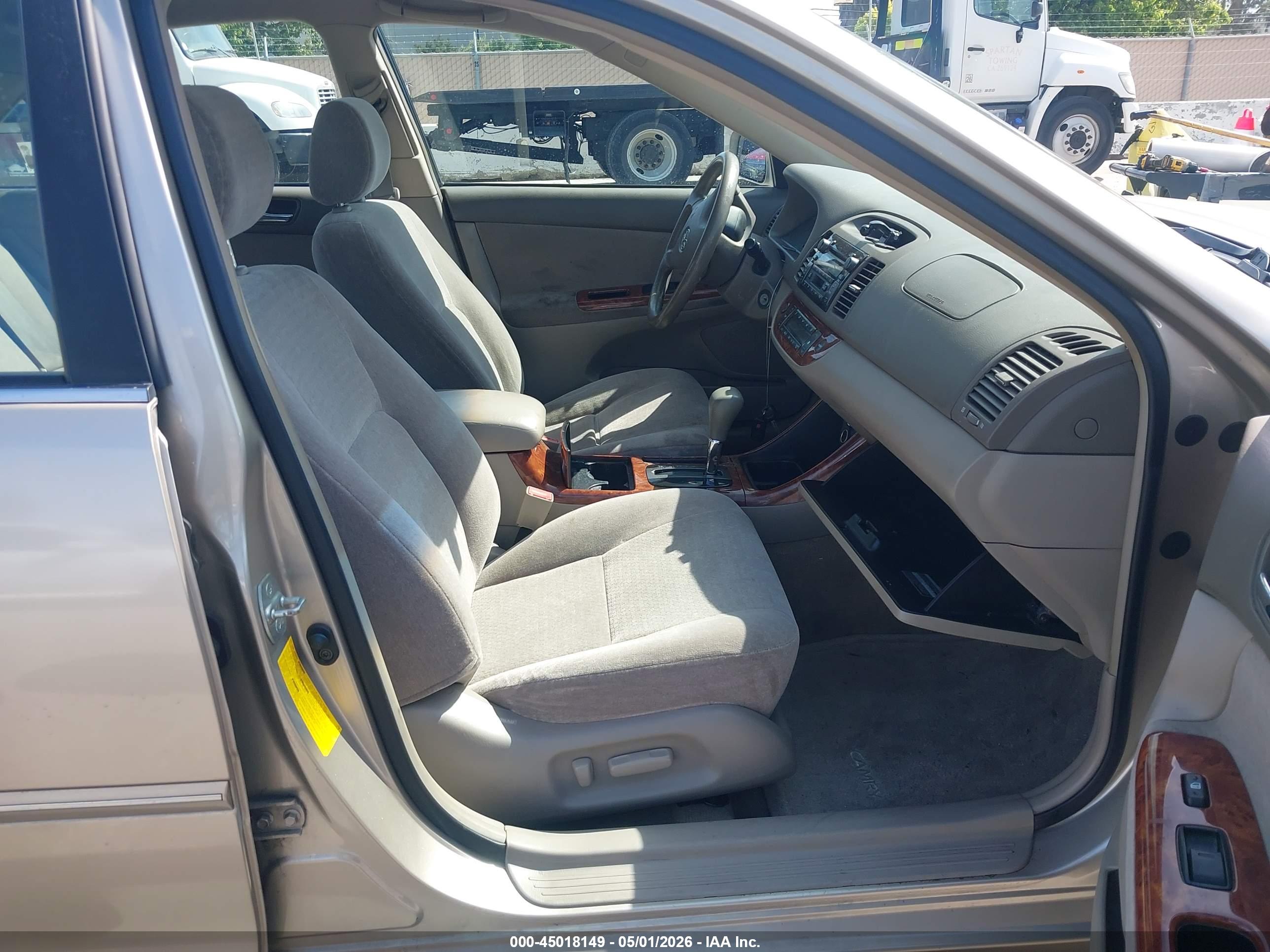 TOYOTA CAMRY image 5