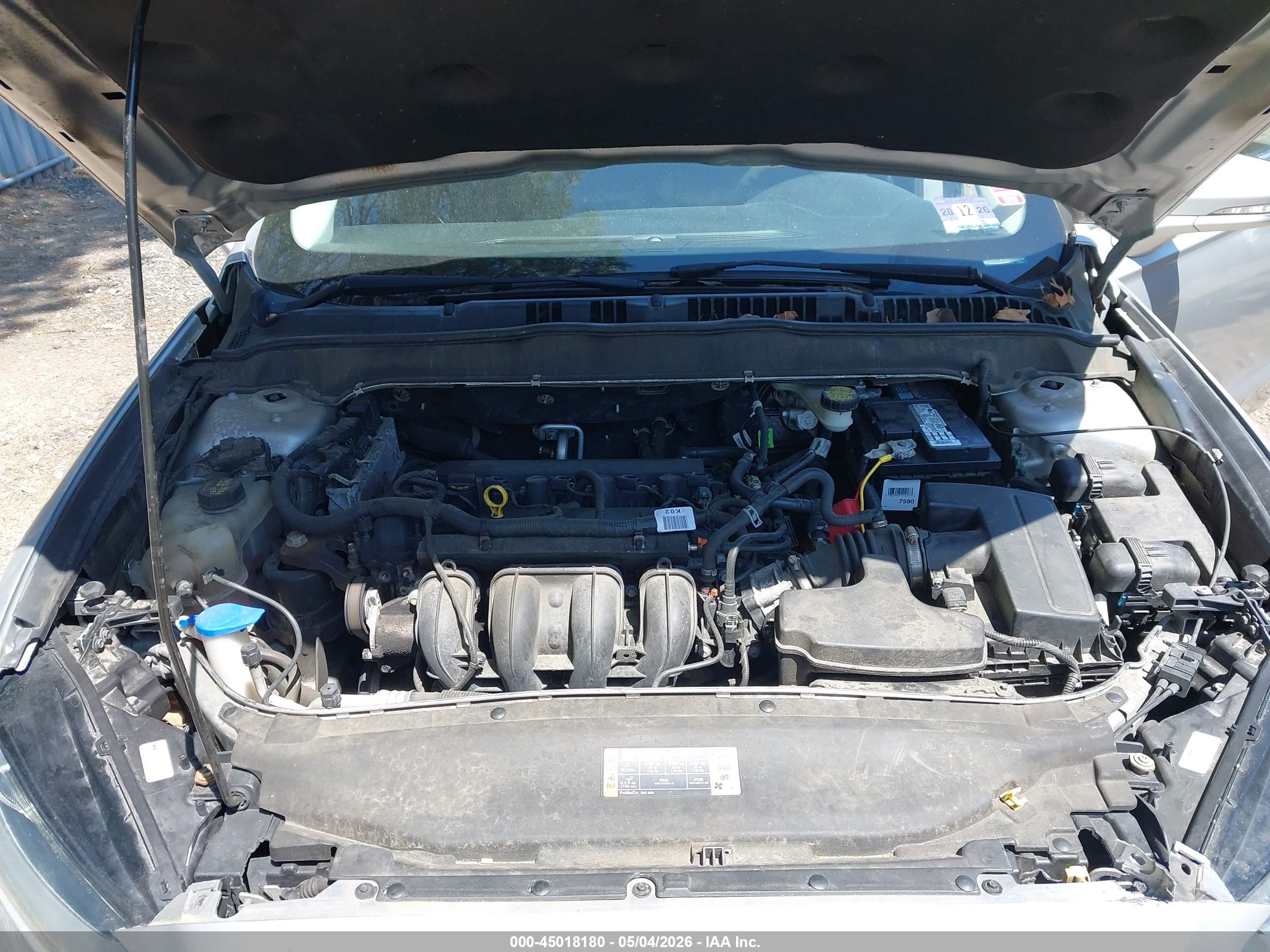 FORD FUSION image 10