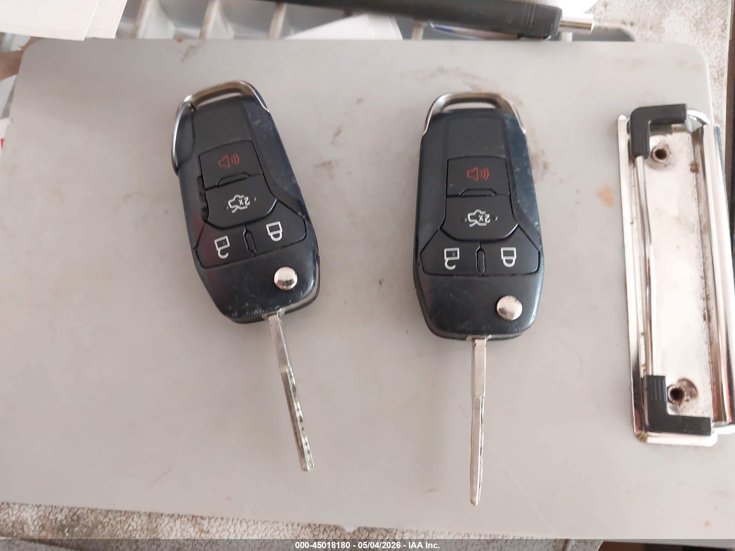 FORD FUSION image 11
