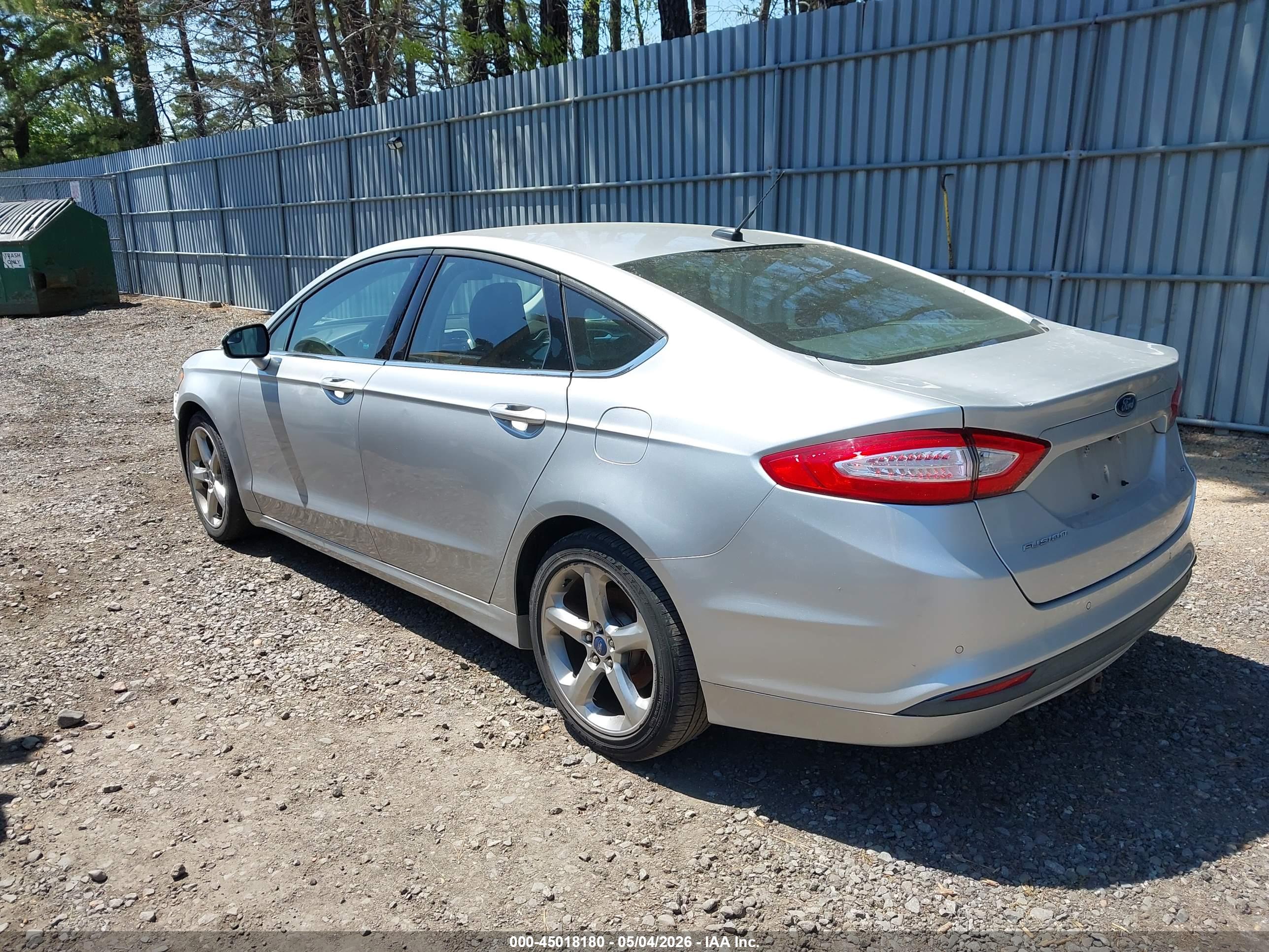 FORD FUSION image 3
