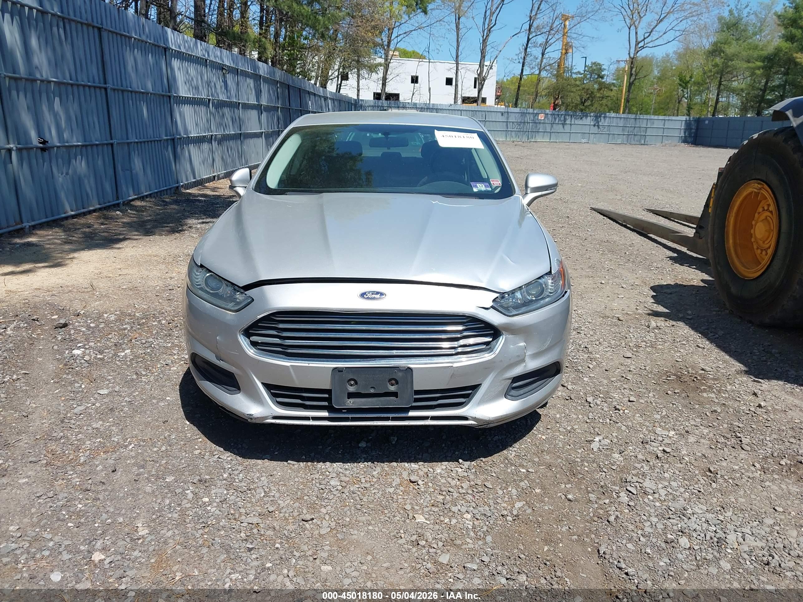FORD FUSION image 6