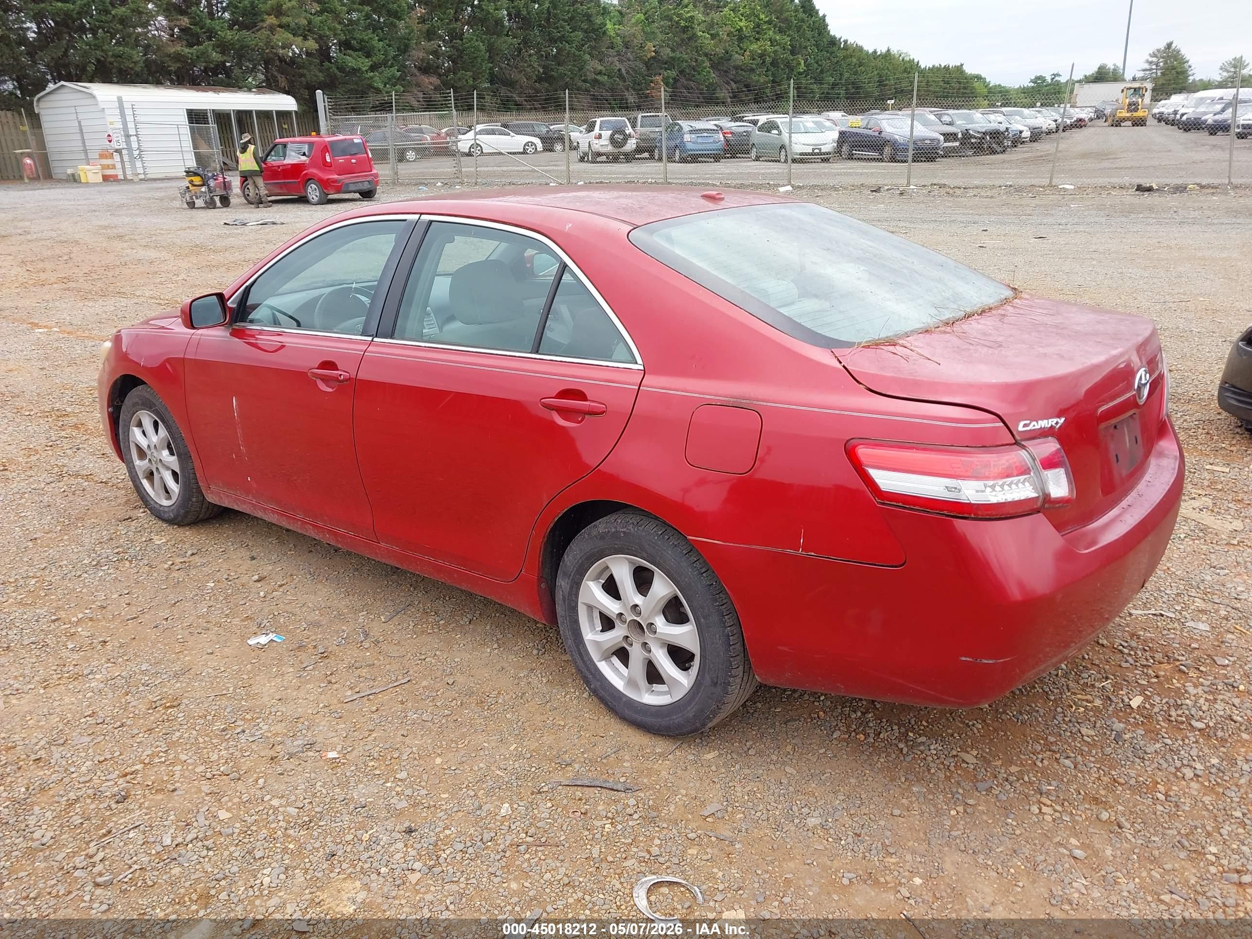 TOYOTA CAMRY image 3