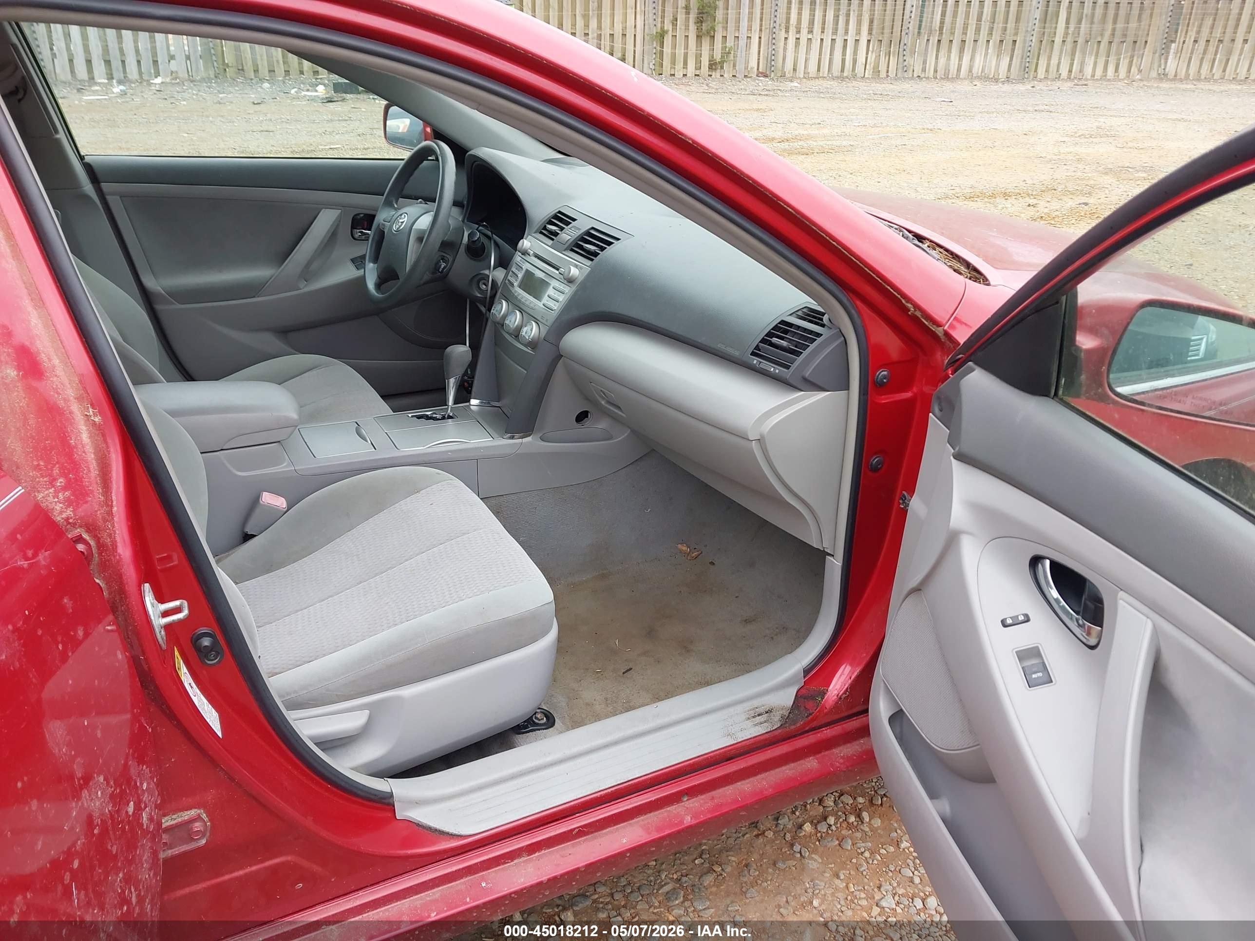 TOYOTA CAMRY image 5