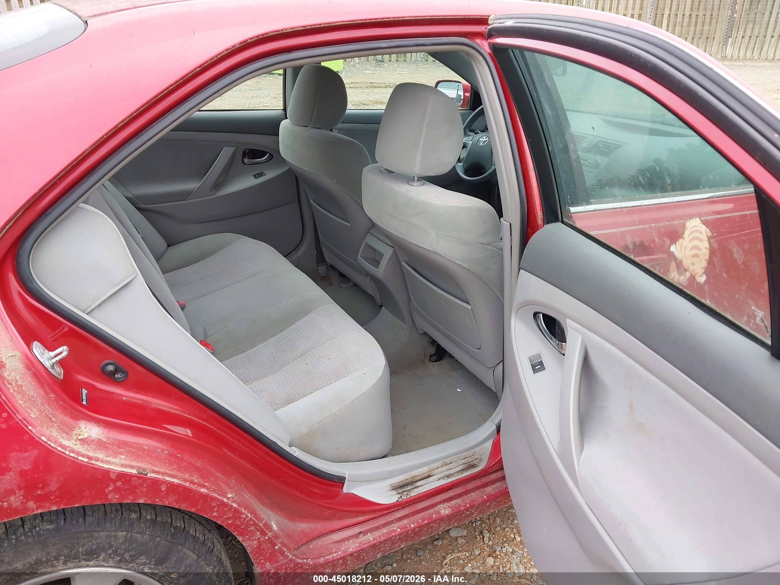 TOYOTA CAMRY image 8