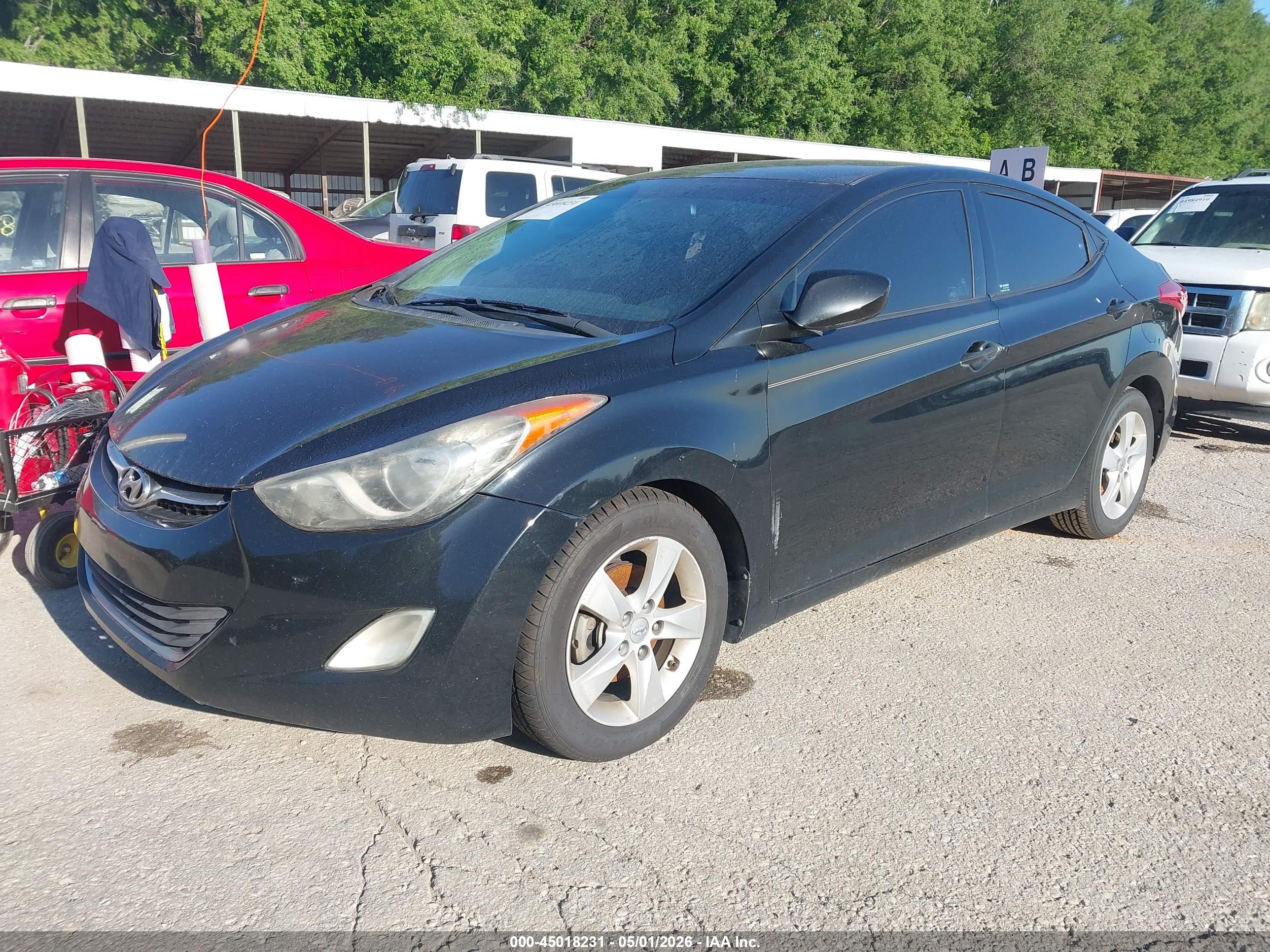 HYUNDAI ELANTRA image 2