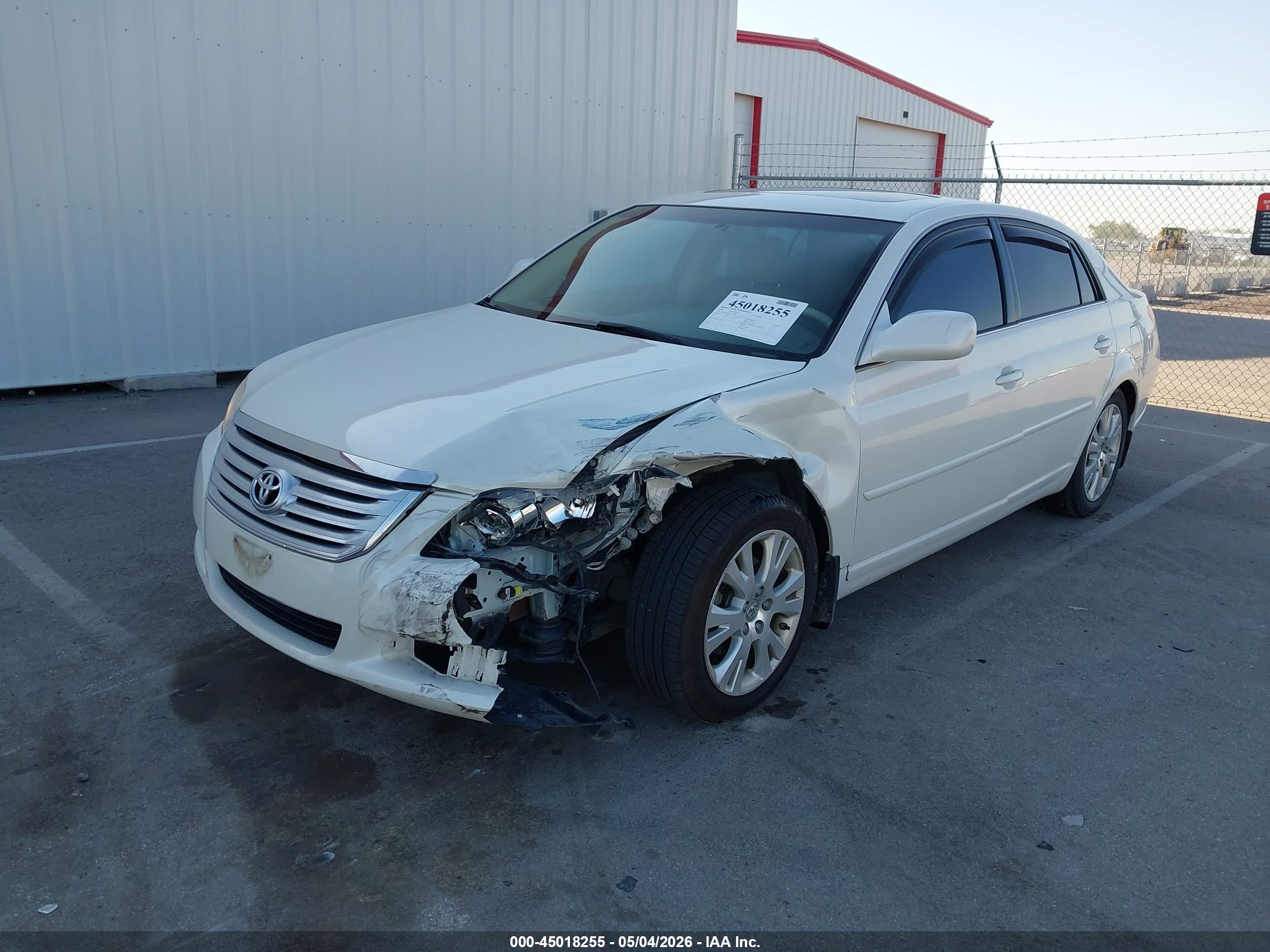 TOYOTA AVALON image 6